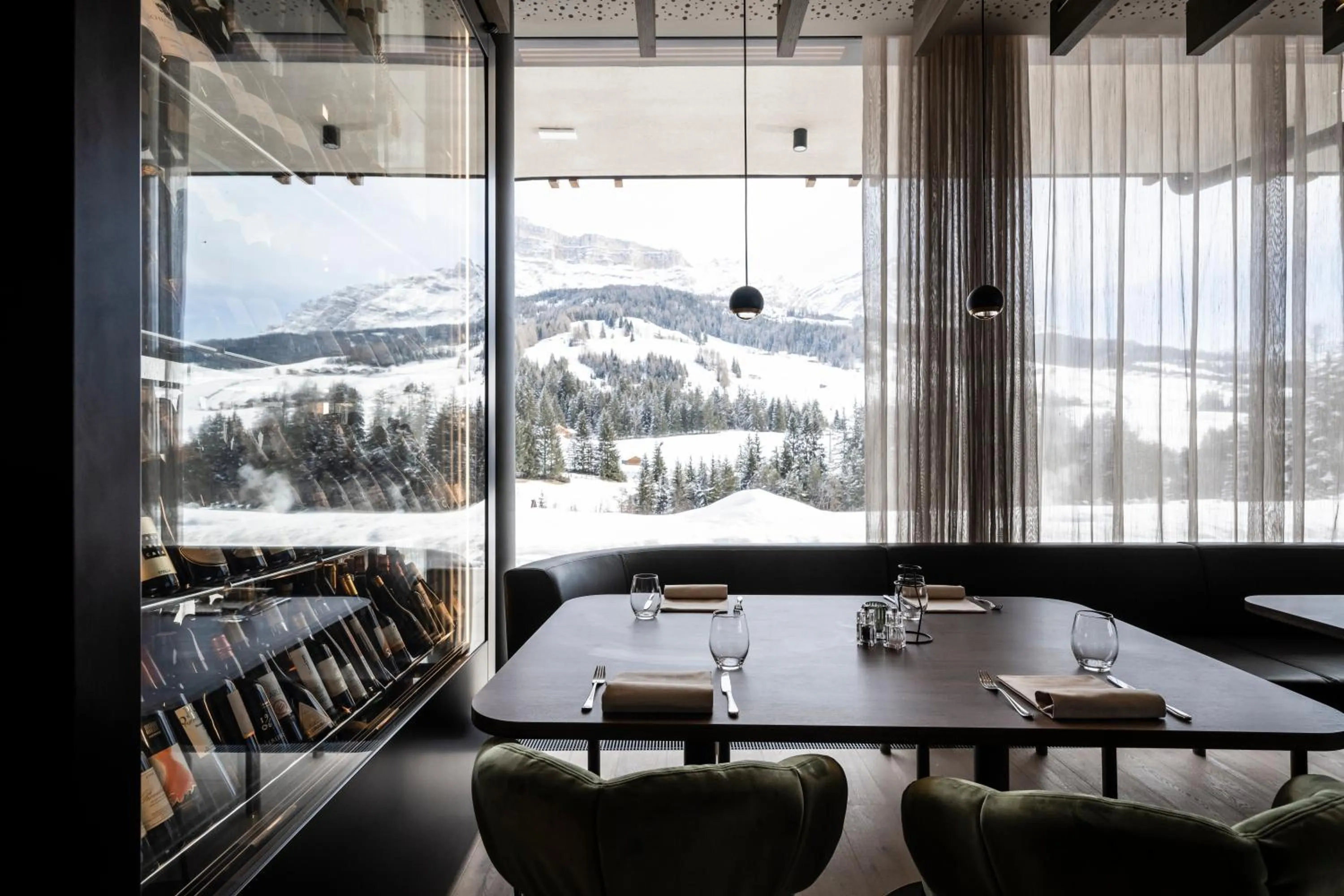 Restaurant/places to eat in Badia Hill