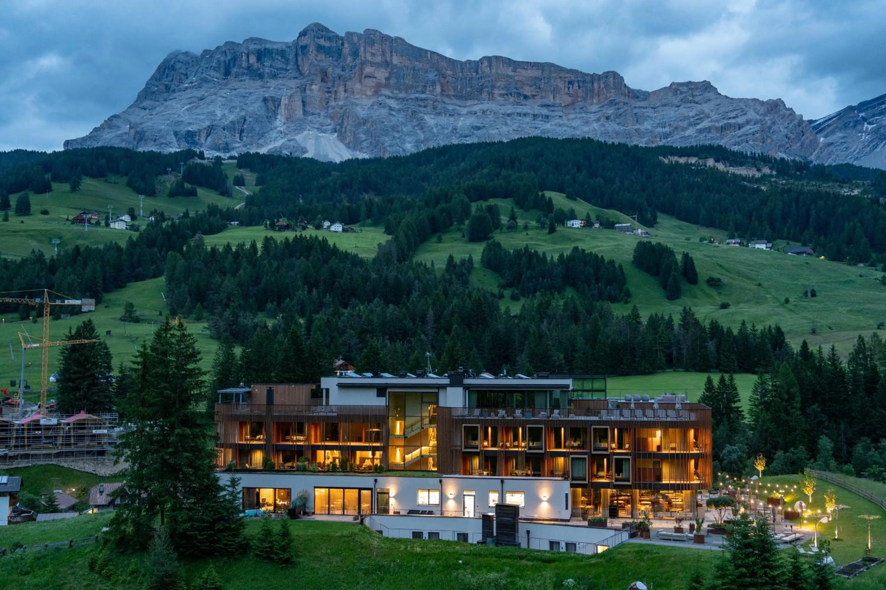 Property building in Badia Hill