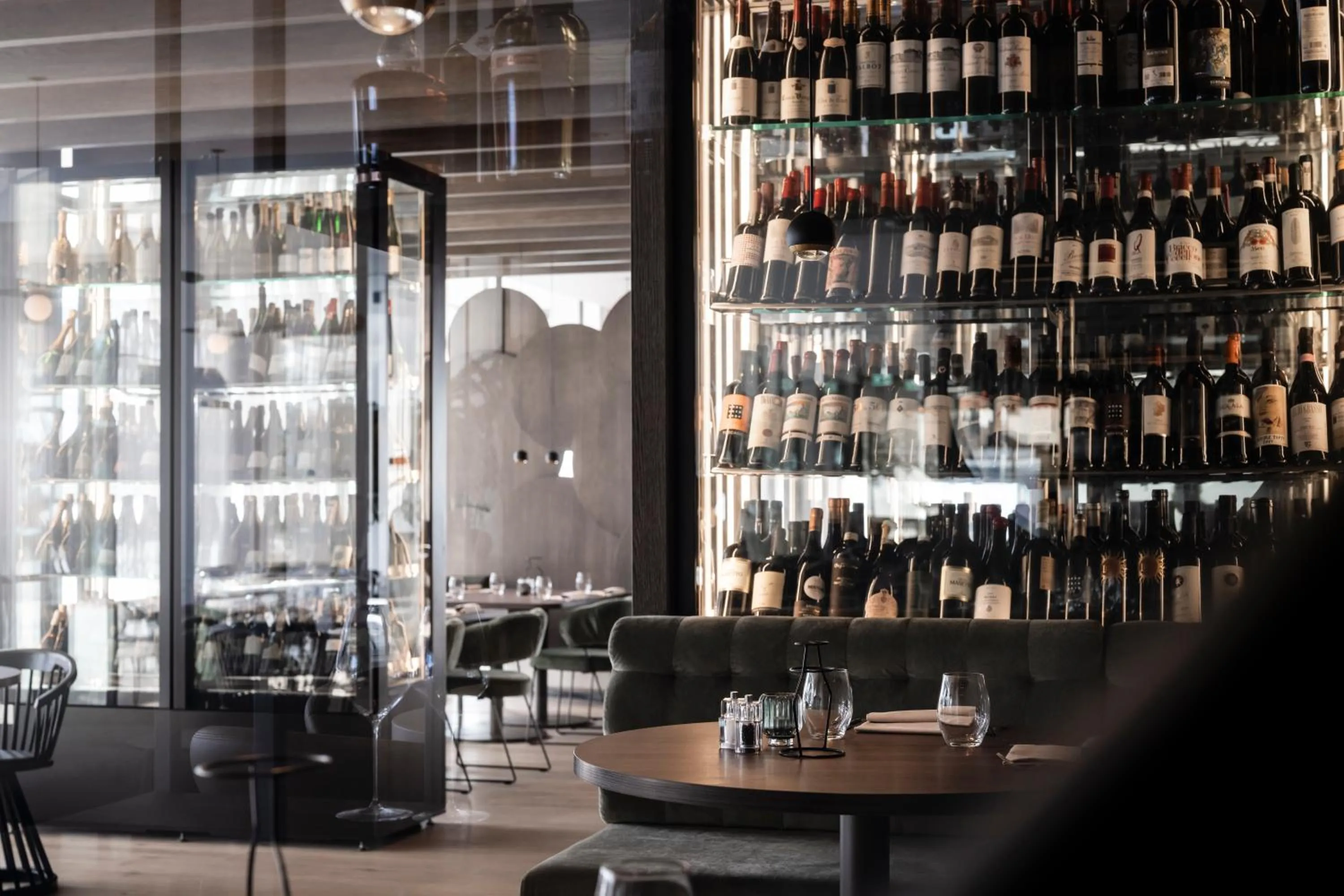 Restaurant/places to eat in Badia Hill