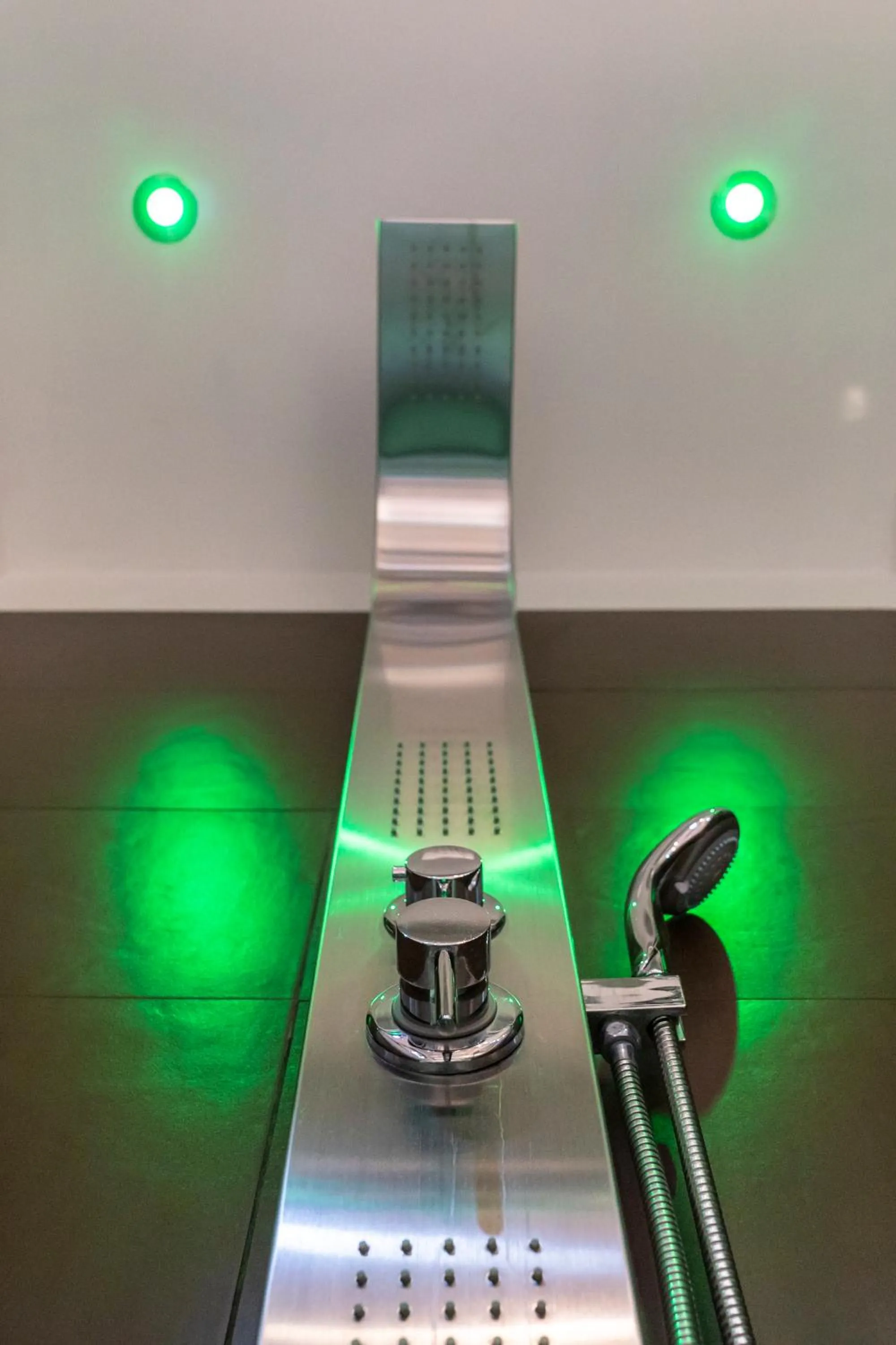 Shower in Hotel Continental