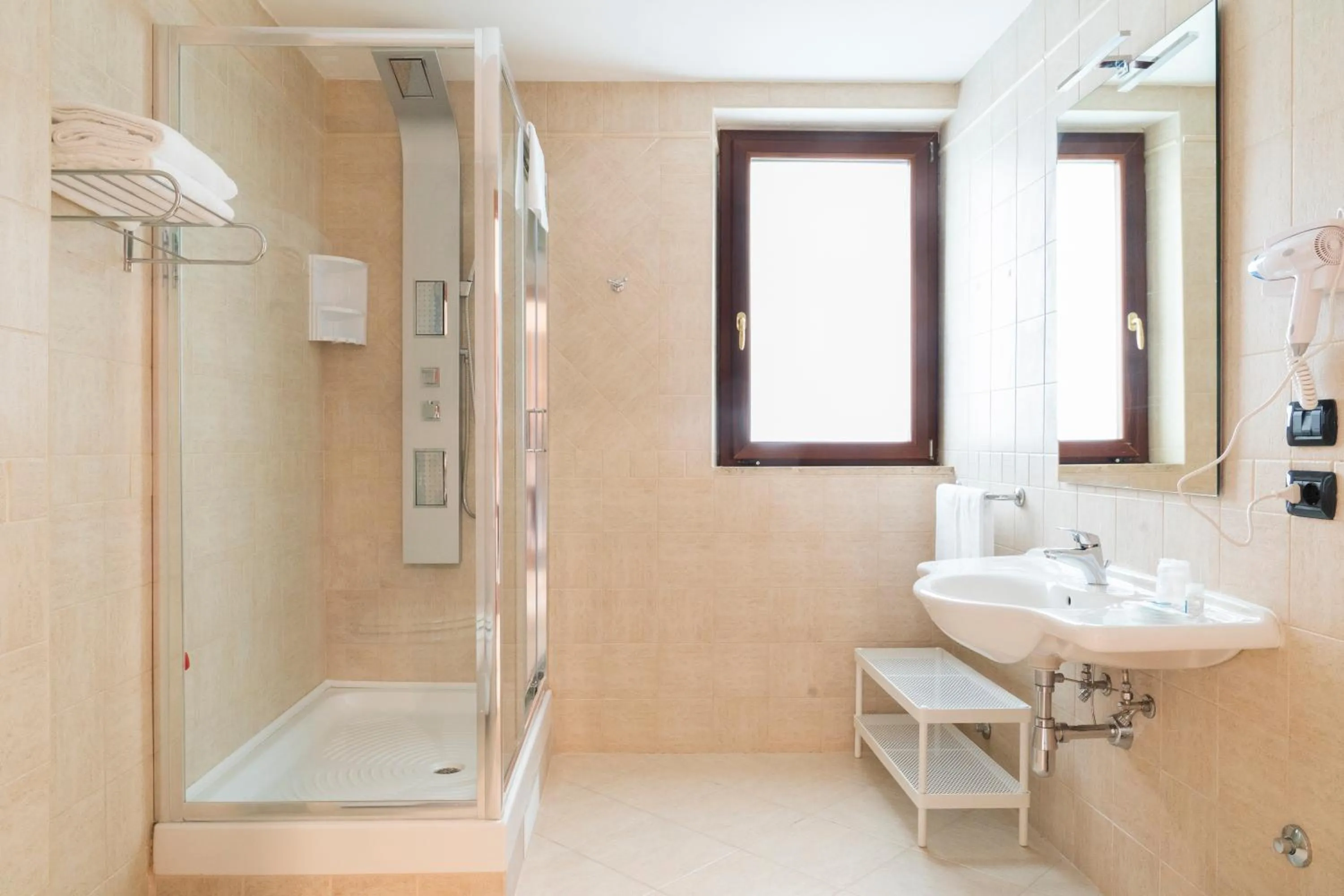 Bathroom in Hotel Continental