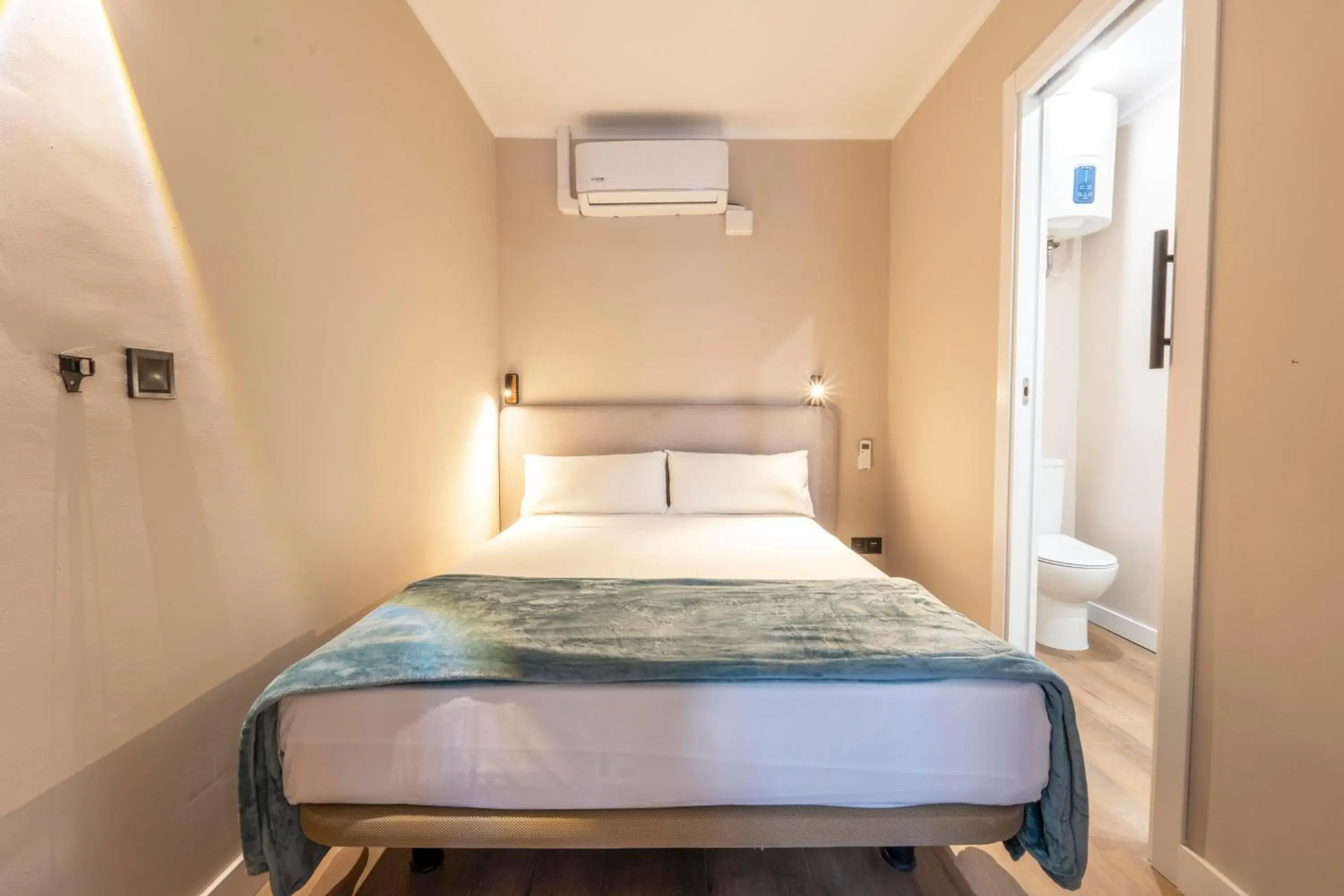 Studio in Negresco Plaza España Studio in Negresco Plaza España