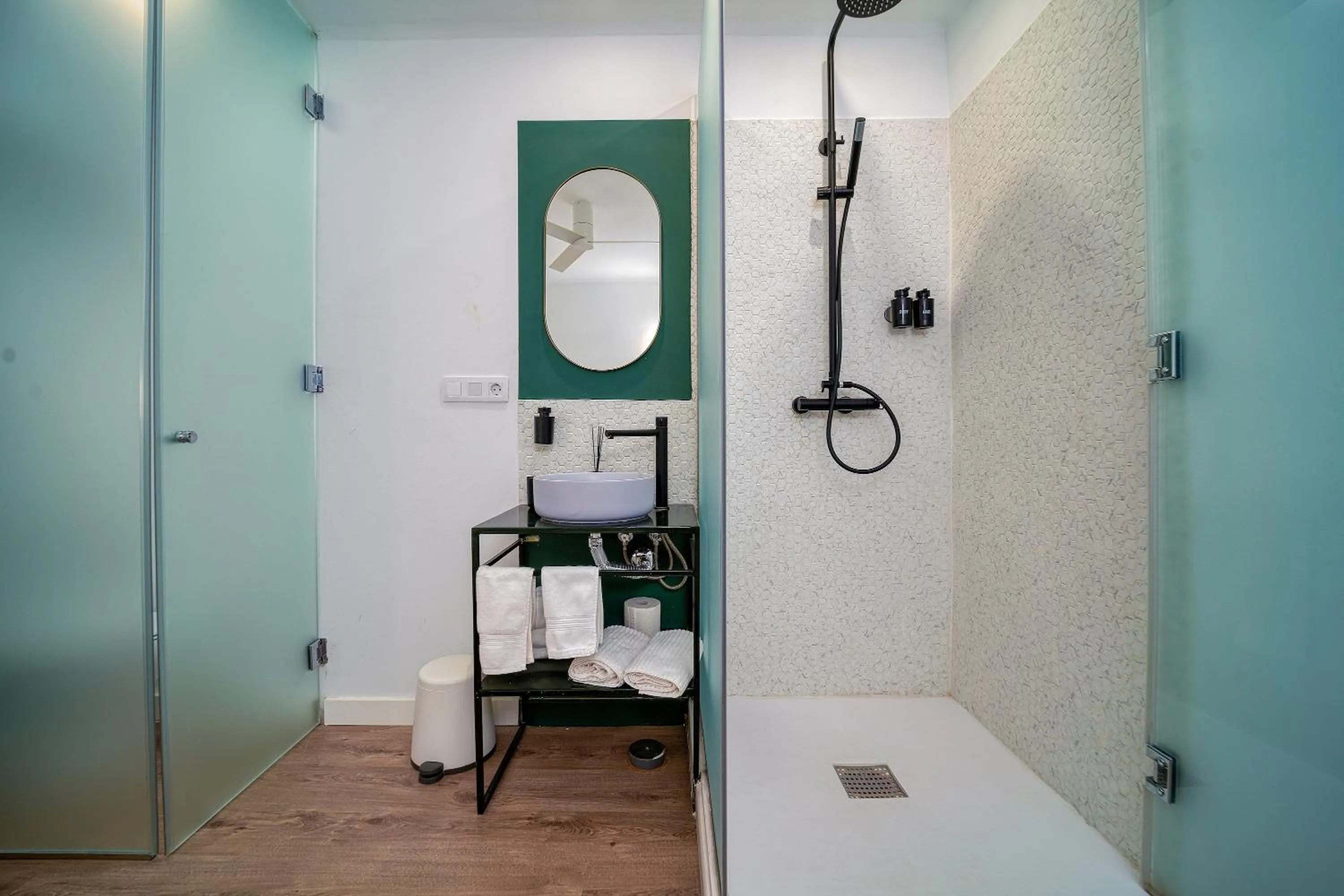 Shower in AngelitoMAD