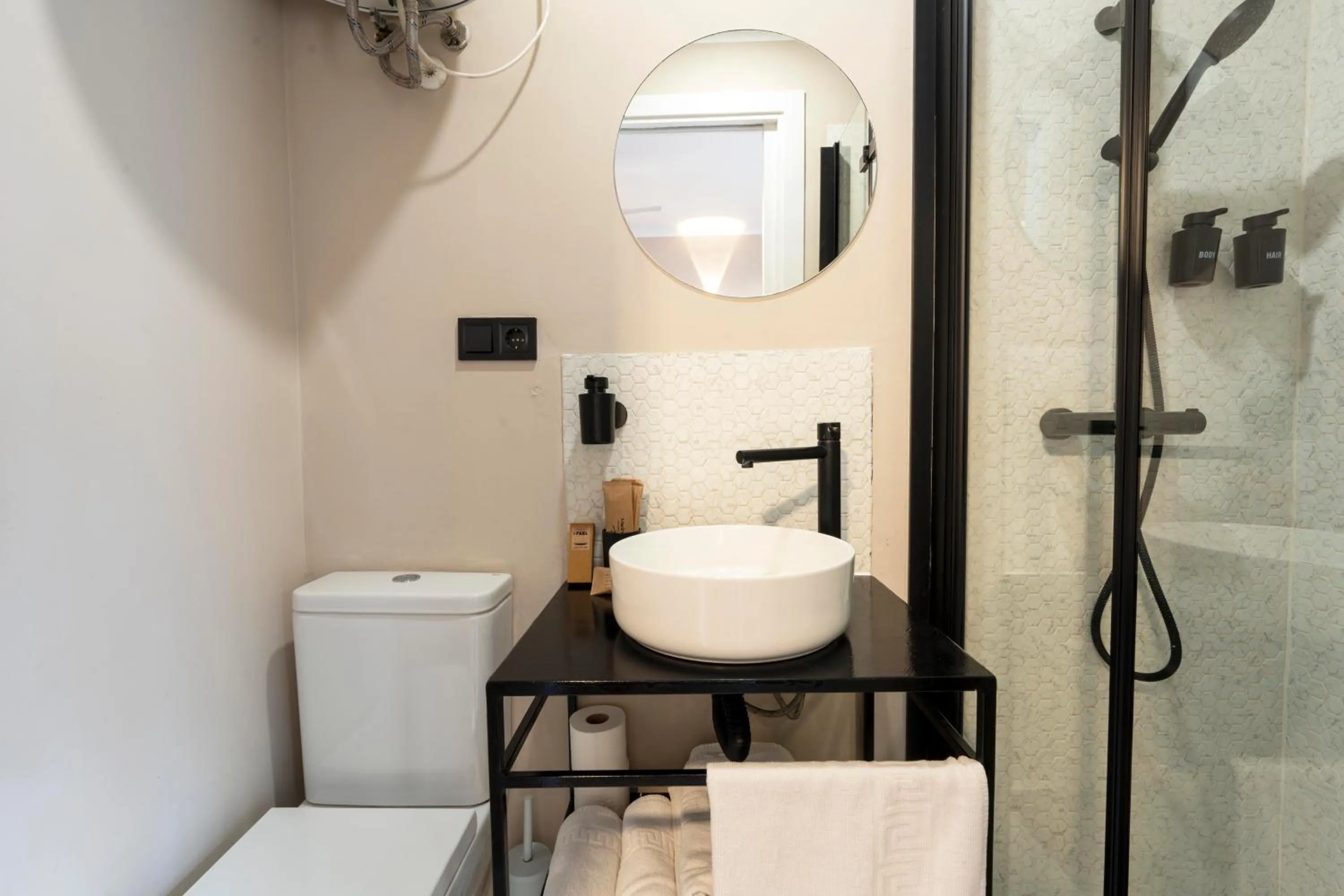 Bathroom in Negresco Plaza España