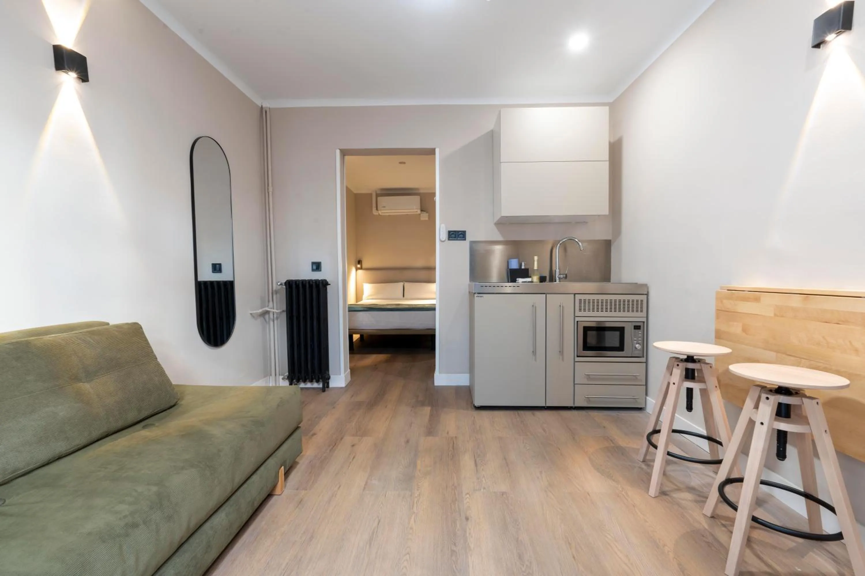 Living room in Negresco Plaza España