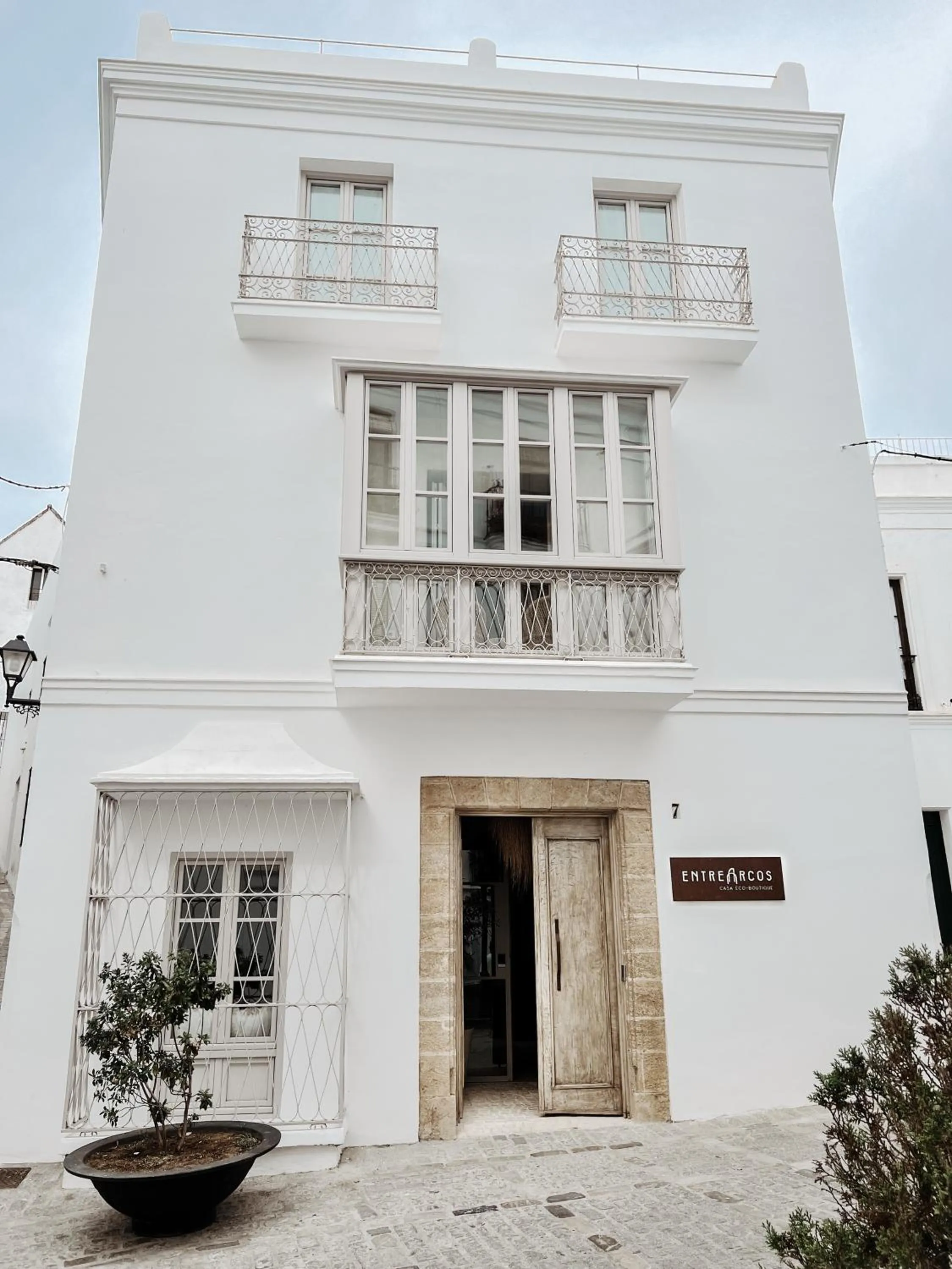 Facade/entrance in EntreArcos Casa Eco-Boutique