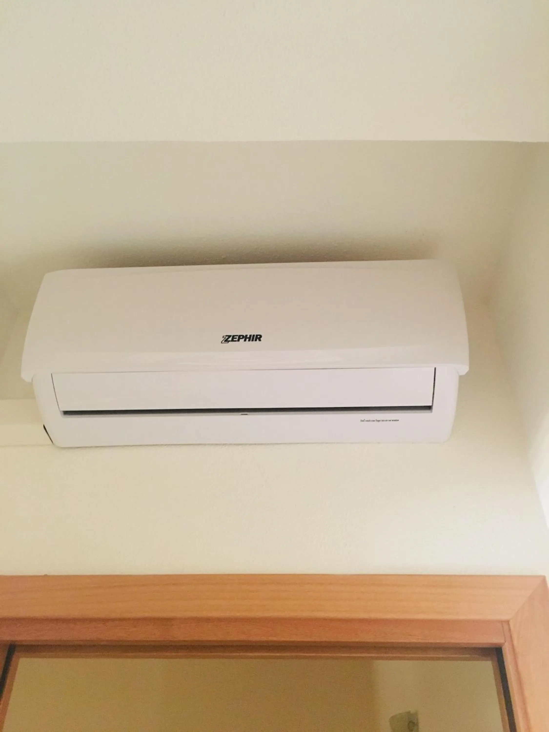 Communal lounge/ TV room in Albergo Villamarina