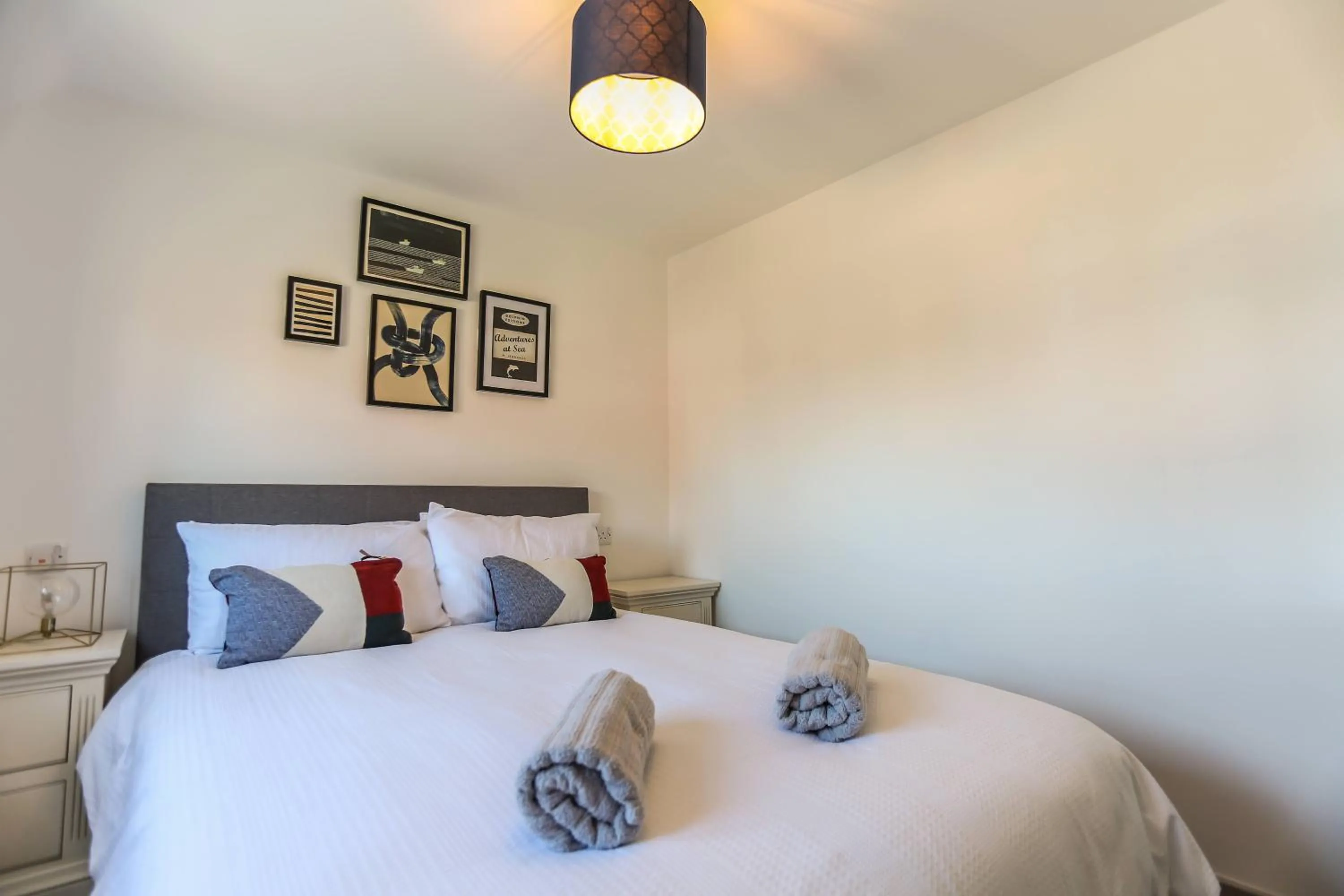 Bedroom, Bed in Shorebreak - Bracklesham Bay Apartment