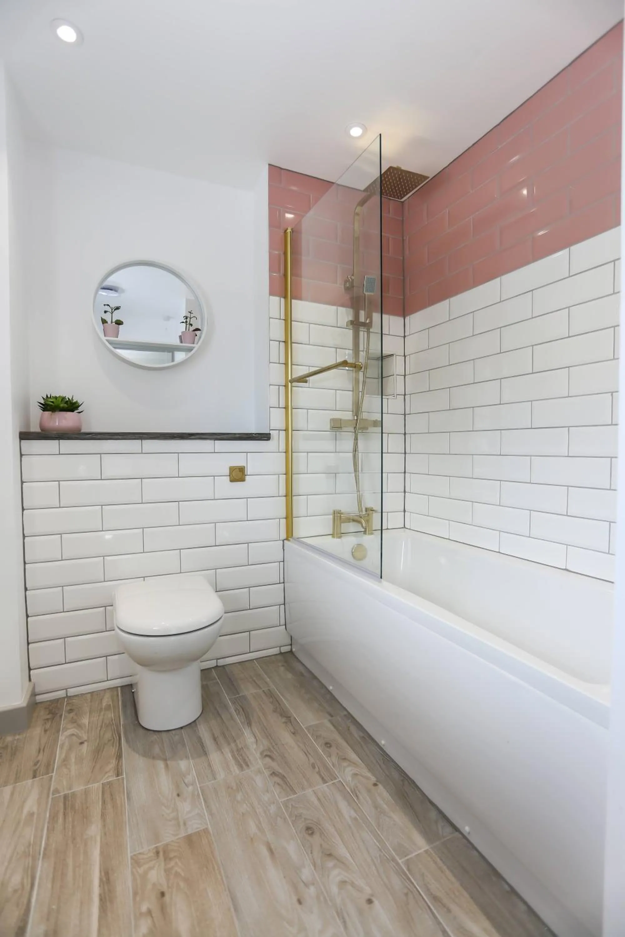 Bathroom in Shorebreak - Bracklesham Bay Apartment