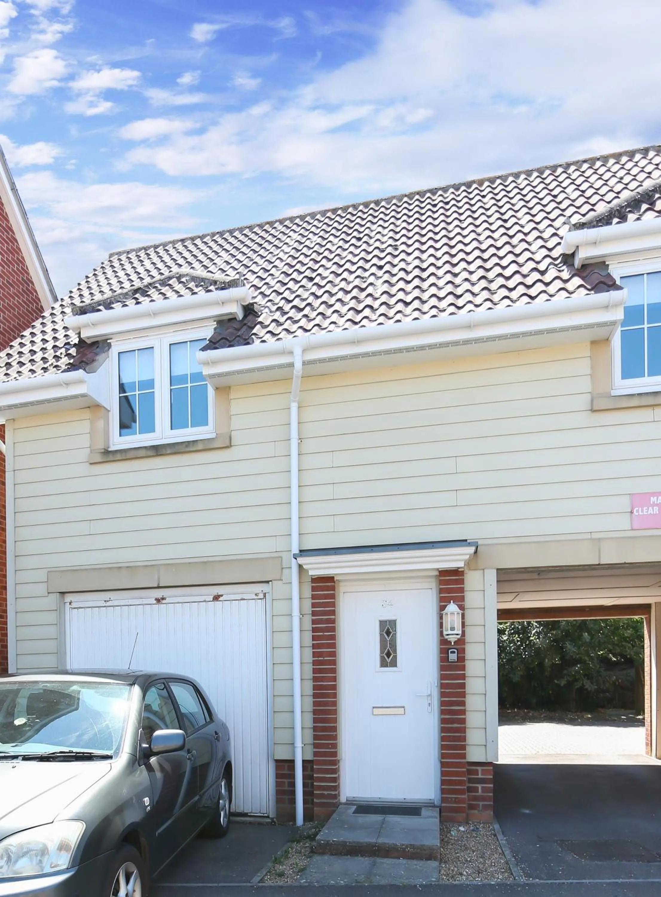 Property building in Shorebreak - Bracklesham Bay Apartment