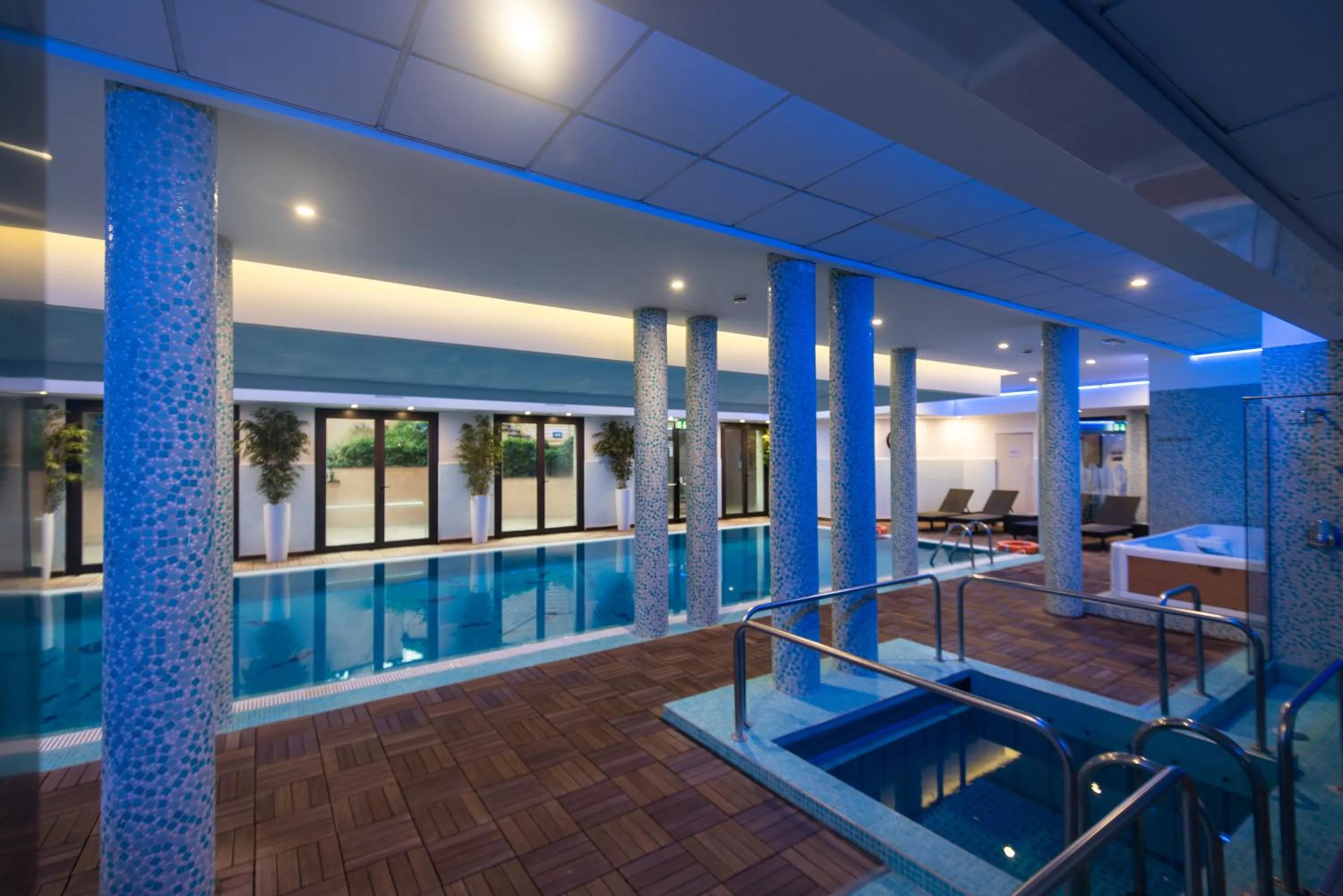 Hot Tub in As Hotel Cambiago