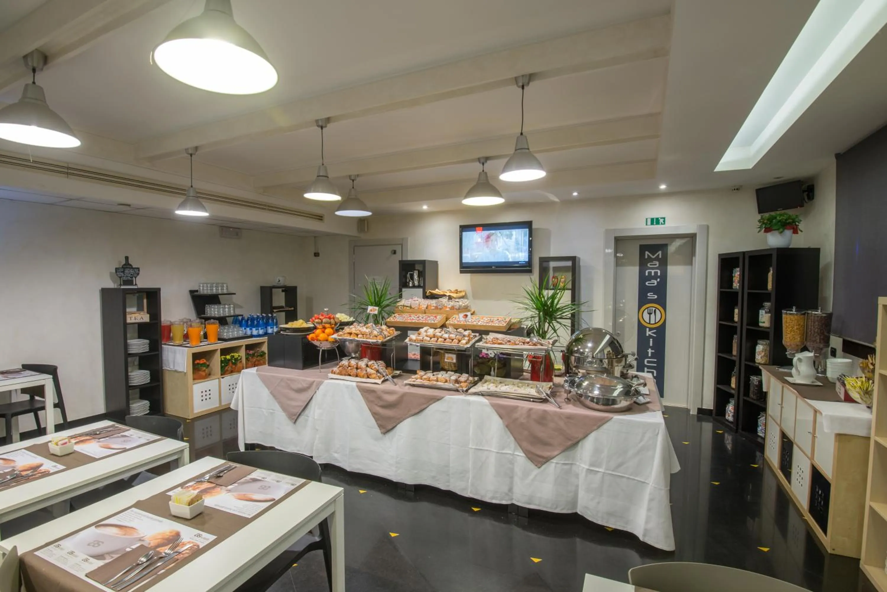 Buffet breakfast in As Hotel Cambiago