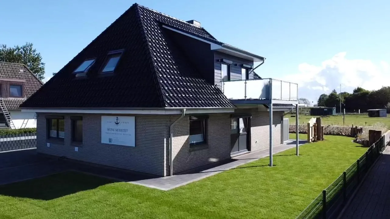 Property building in Deine MEERZeit