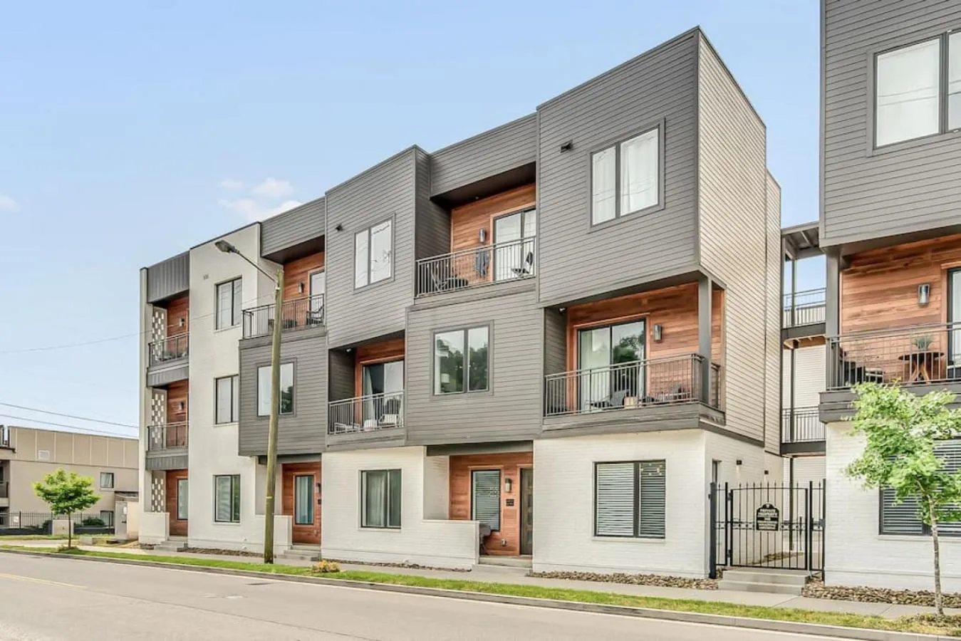 Property building in 1st Floor Condo No Steps - 2 miles to Downtown