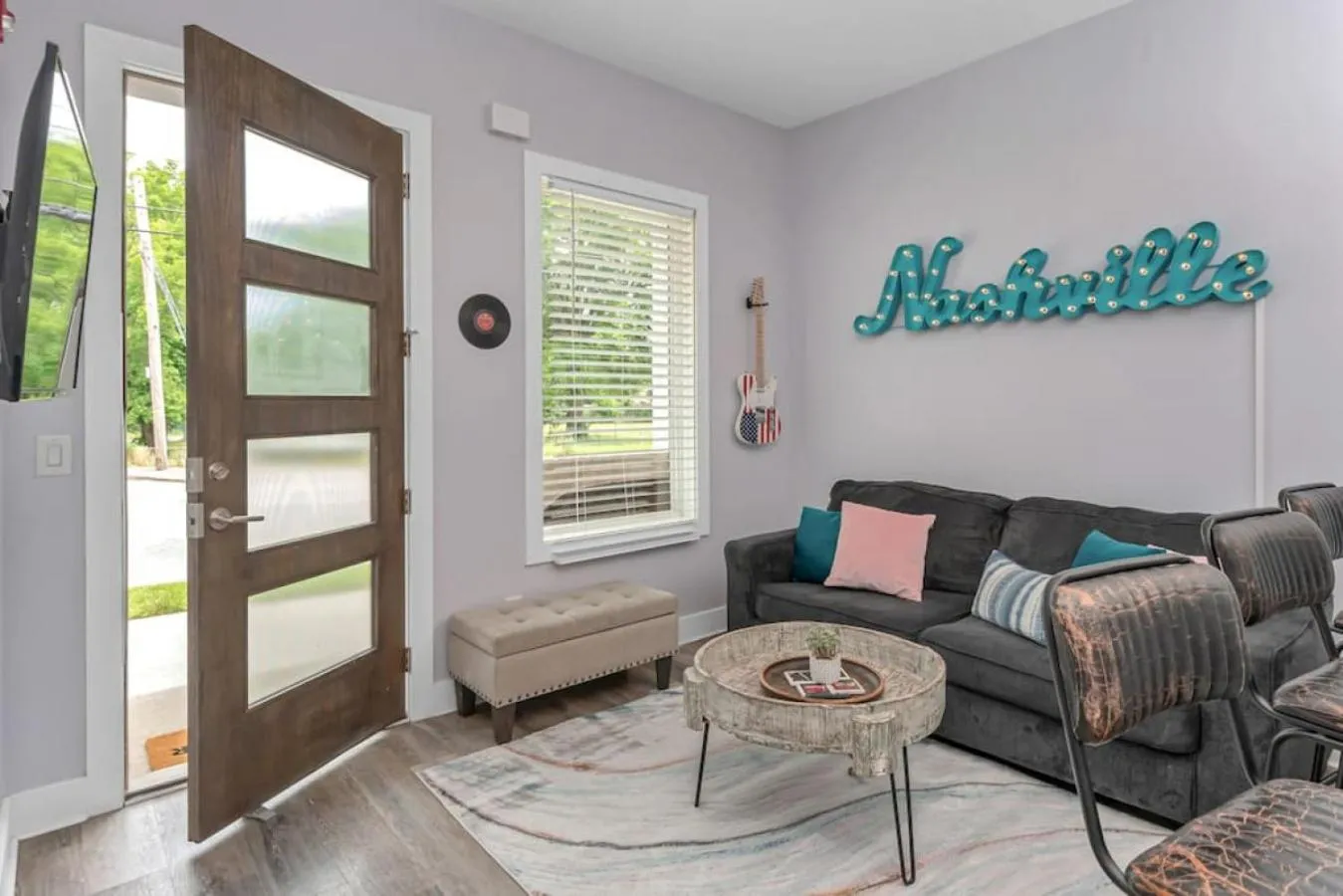 Living room in 1st Floor Condo No Steps - 2 miles to Downtown