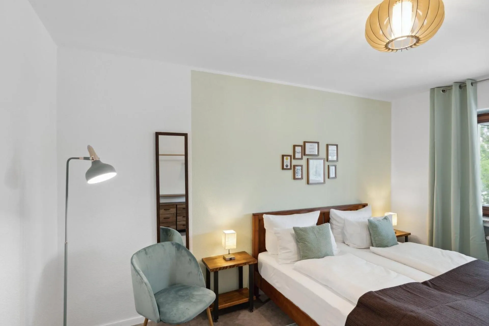 Charysma - Chillout-Loft, Wintergarten, E-Kamin, Massage-Sessel, Schlafzimmer mit Smart-TV, 2 Parkplätze