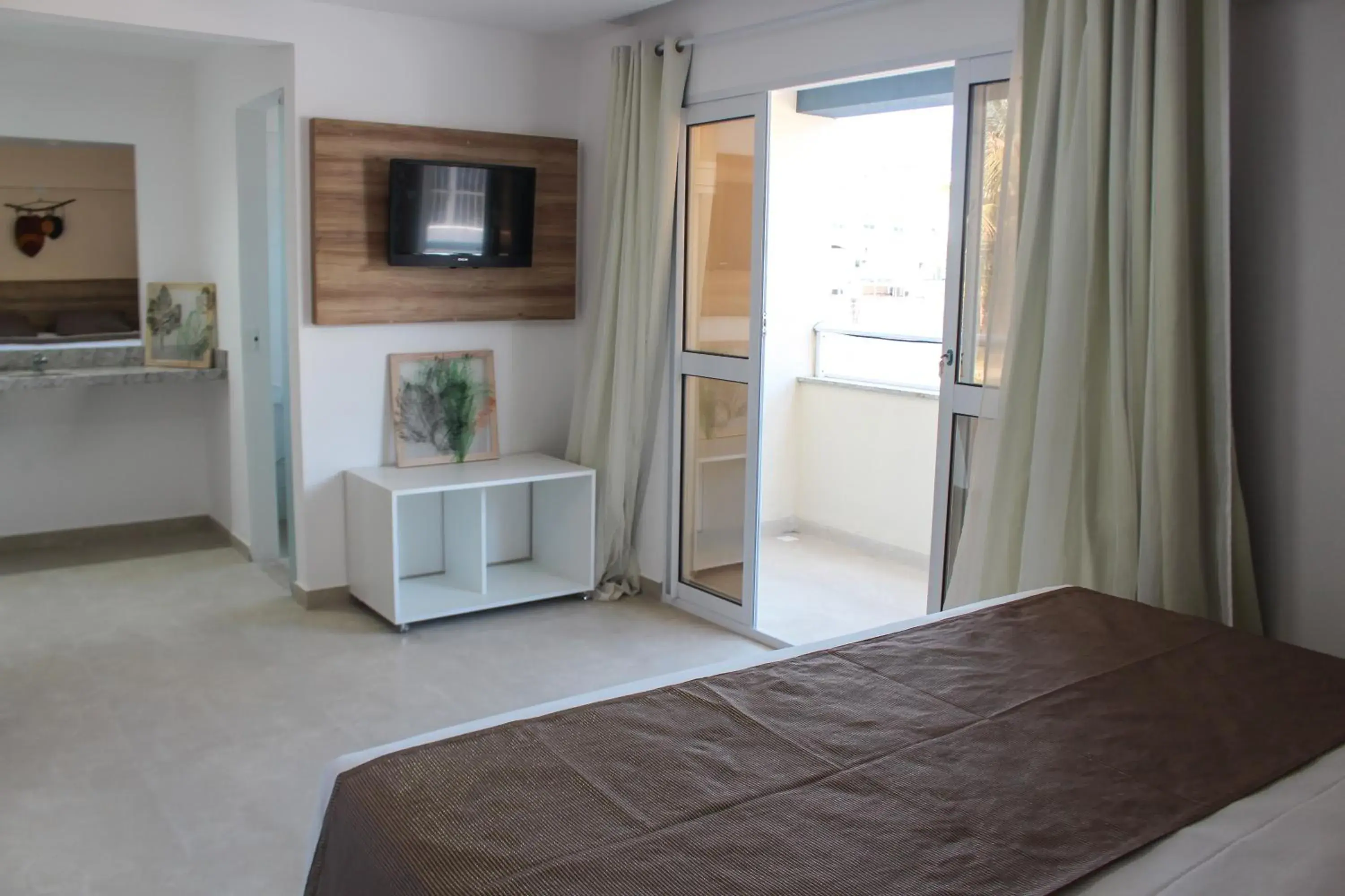 Deluxe Double Room with Balcony in Pousada Jardins Tropical Deluxe Double Room with Balcony in Pousada Jardins Tropical