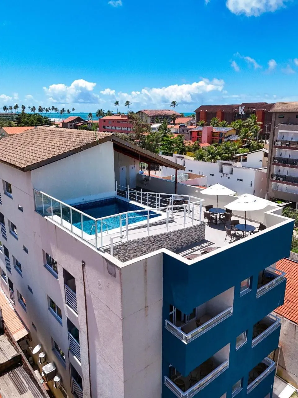 Swimming pool in Pousada Jardins Tropical