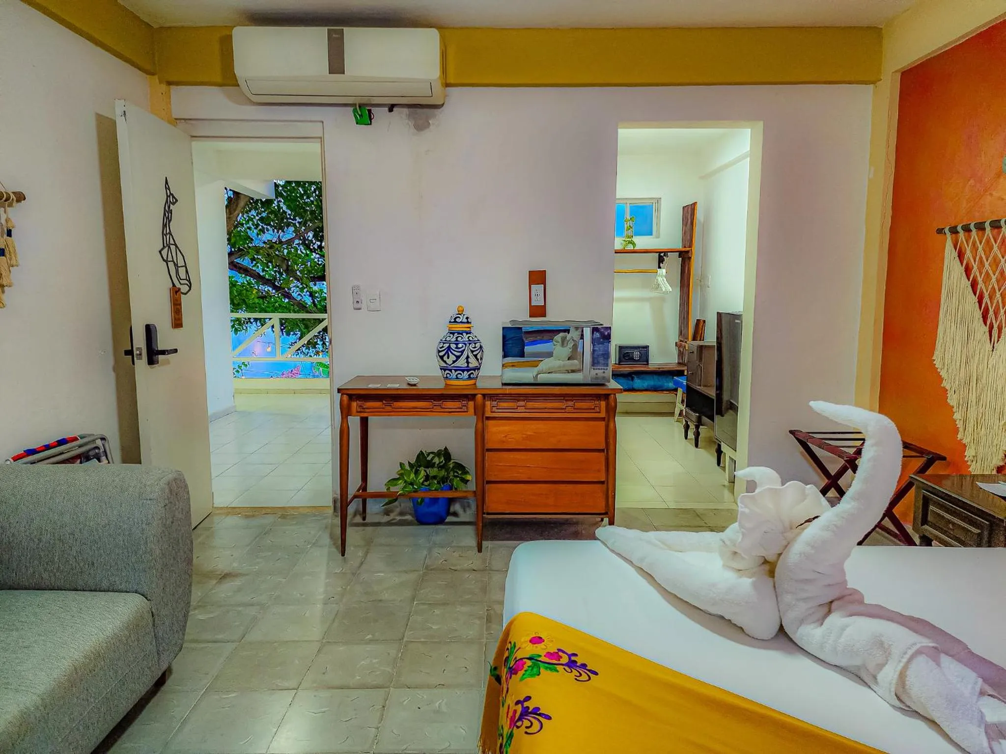 hair dresser, Bed in Antillas