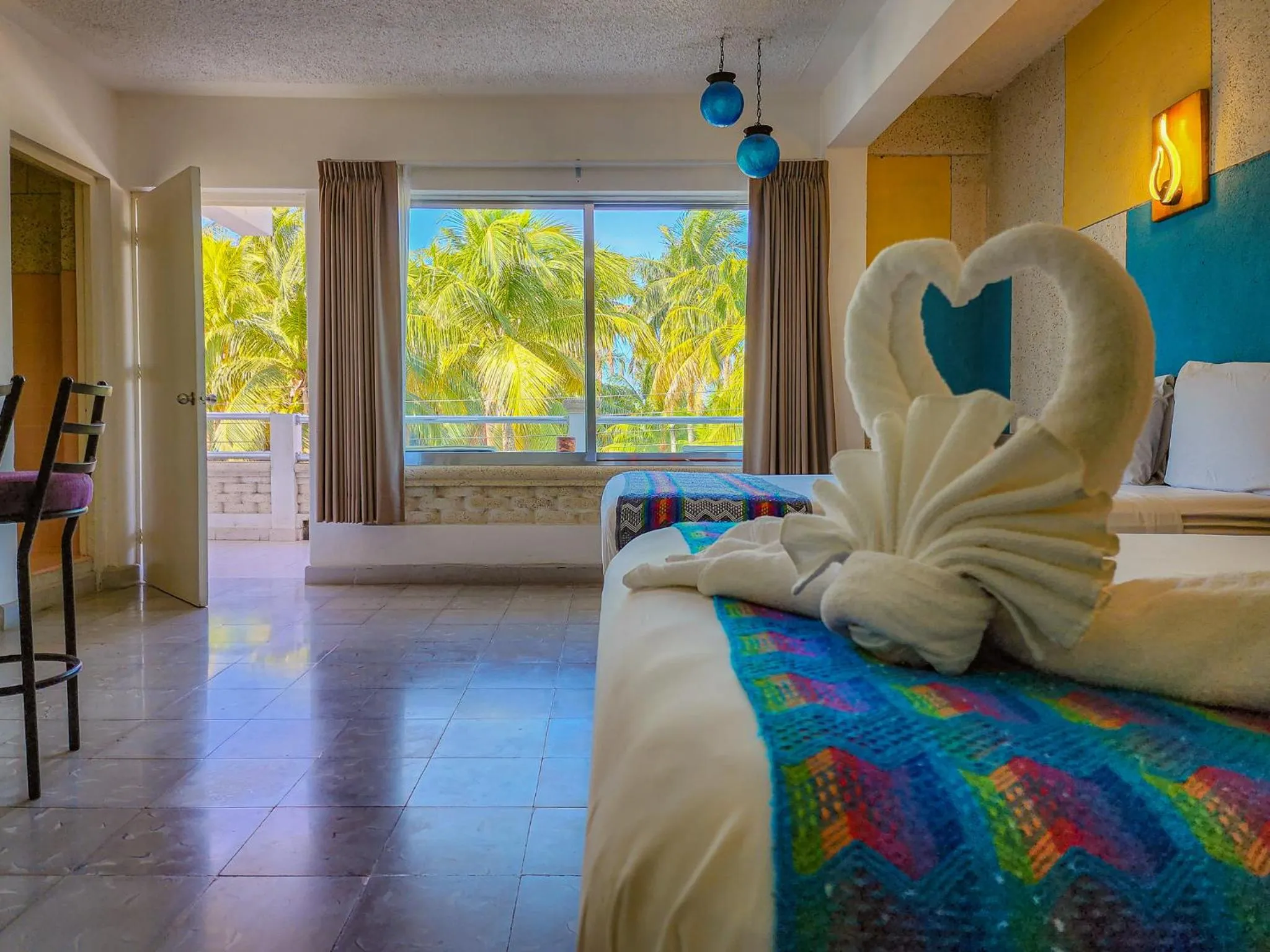 towels, Bed in Antillas