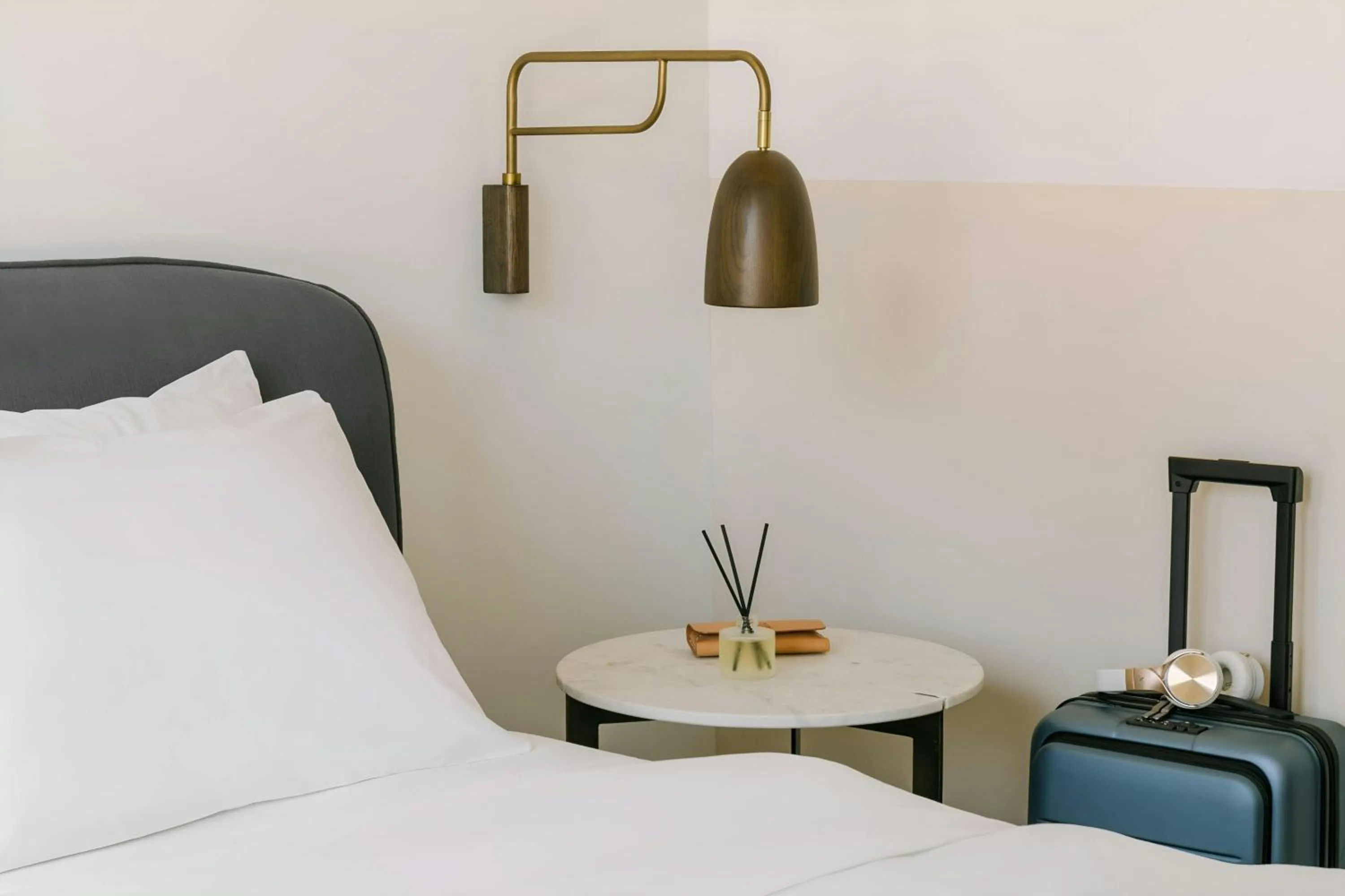 Bedroom, Bed in Sonder by Marriott Bonvoy The Opal Apartments River North