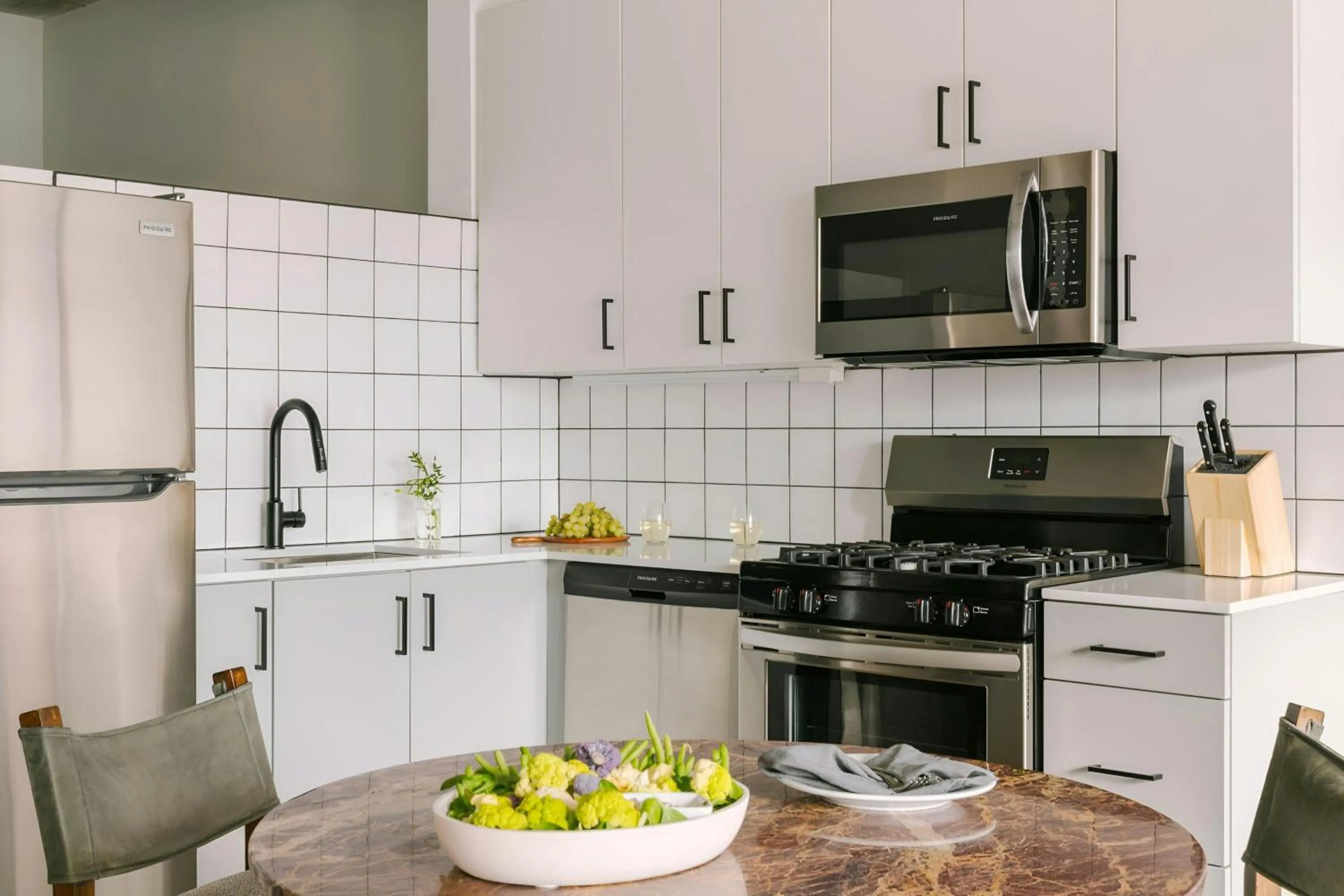 Photo of the whole room in Sonder by Marriott Bonvoy The Opal Apartments River North