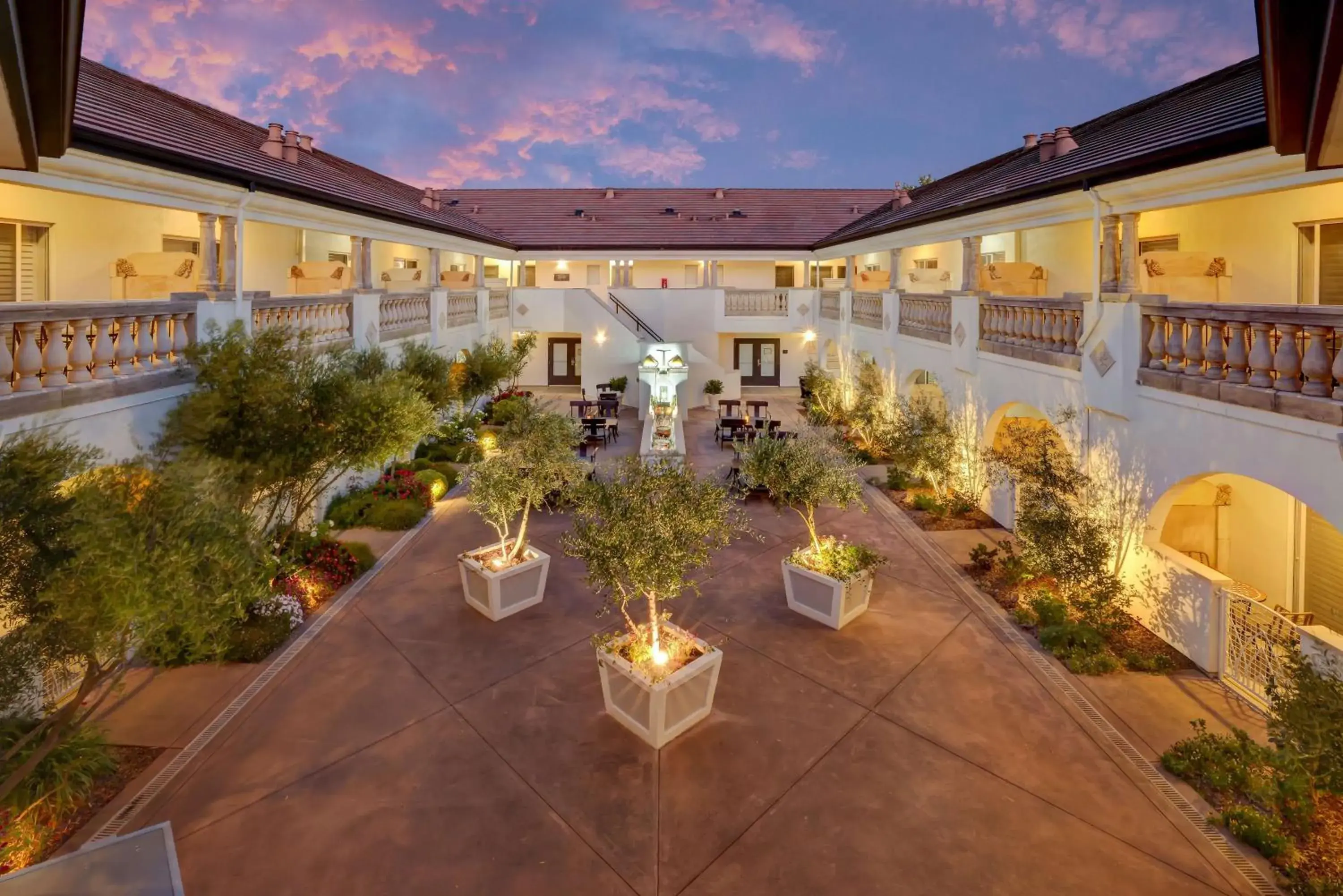 Inner courtyard view in The Lodge at Healdsburg, Tapestry Collection by Hilton Inner courtyard view in The Lodge at Healdsburg, Tapestry Collection by Hilton
