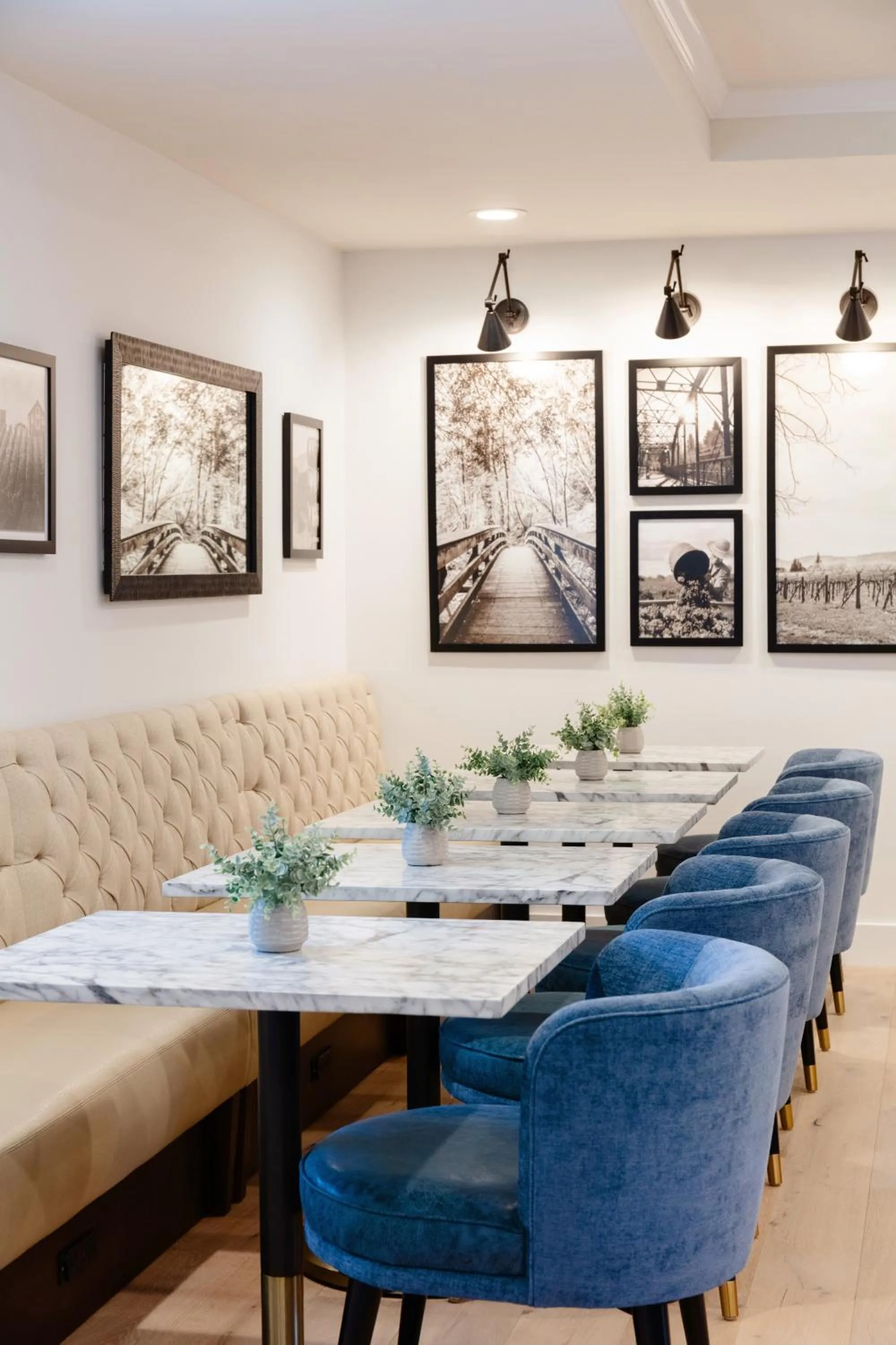 Restaurant/places to eat in The Lodge at Healdsburg, Tapestry Collection by Hilton