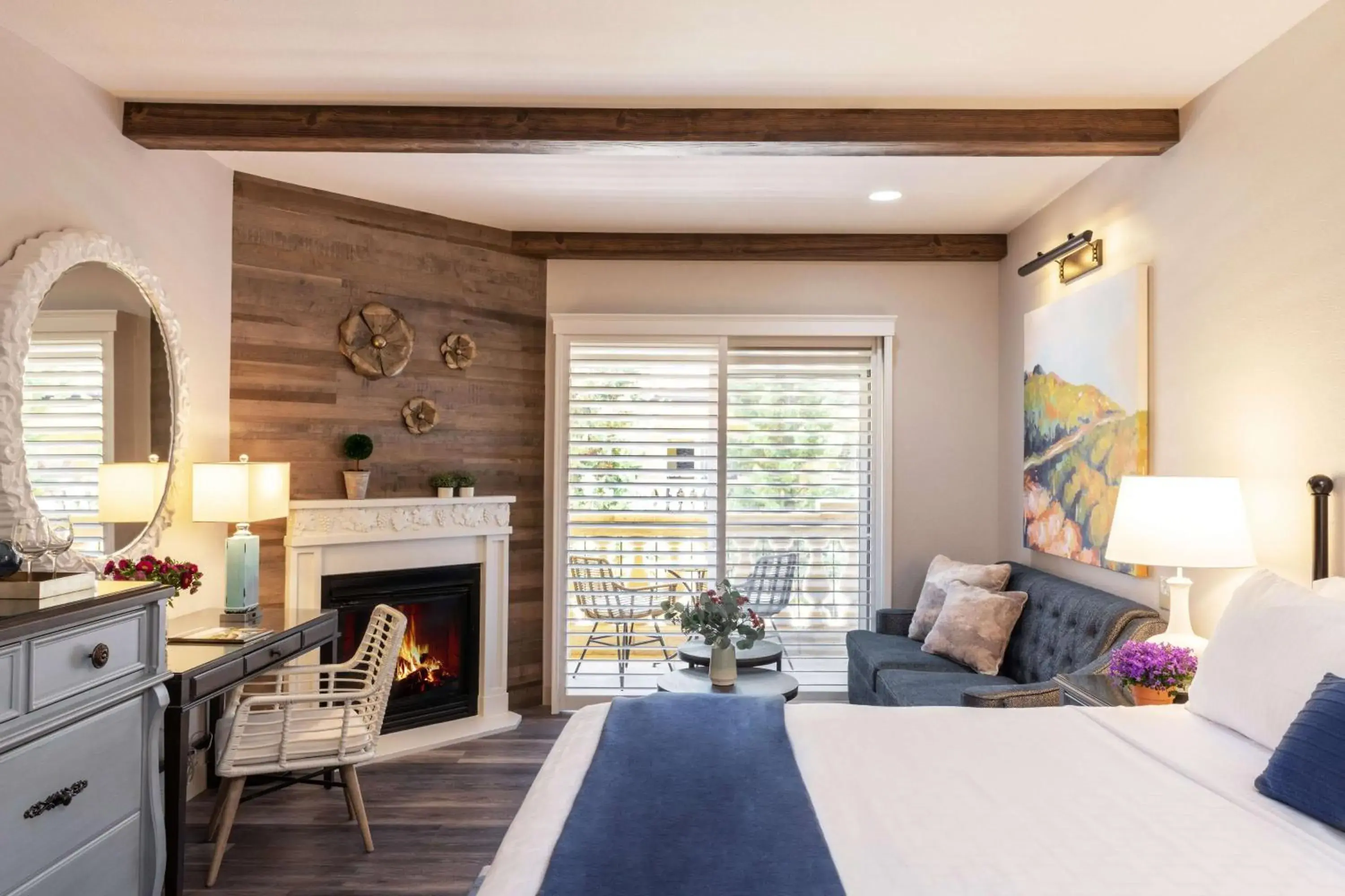 Bed in The Lodge at Healdsburg, Tapestry Collection by Hilton Bed in The Lodge at Healdsburg, Tapestry Collection by Hilton
