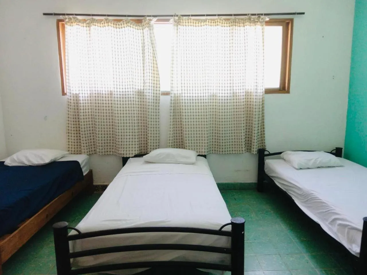 Bed in MayFlower Hotel & Hostal