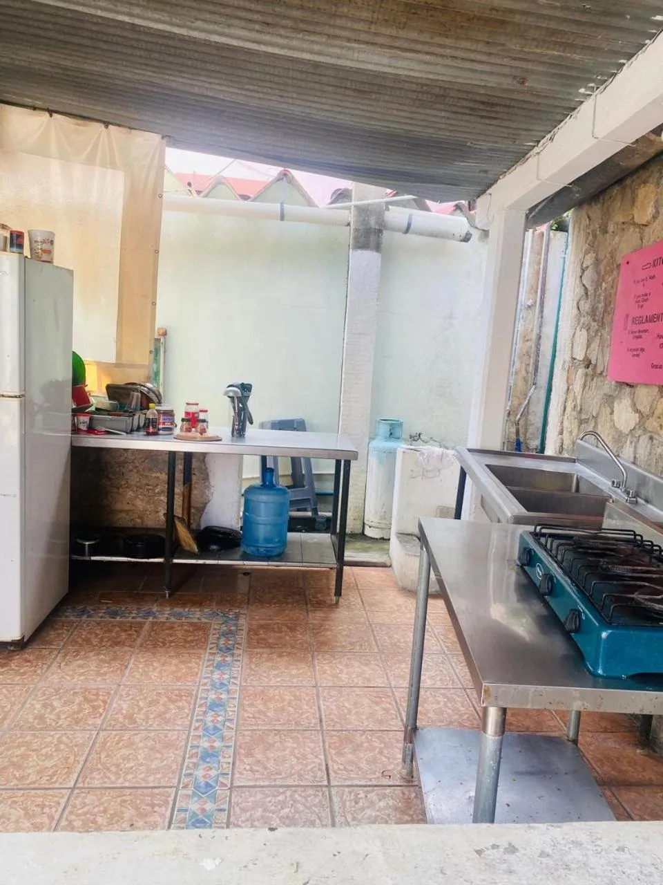 Kitchen or kitchenette in MayFlower Hotel & Hostal