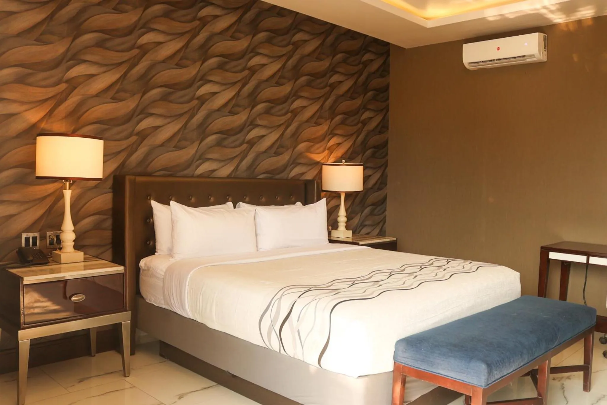 Photo of the whole room, Bed in Hotel Grand One Plaza