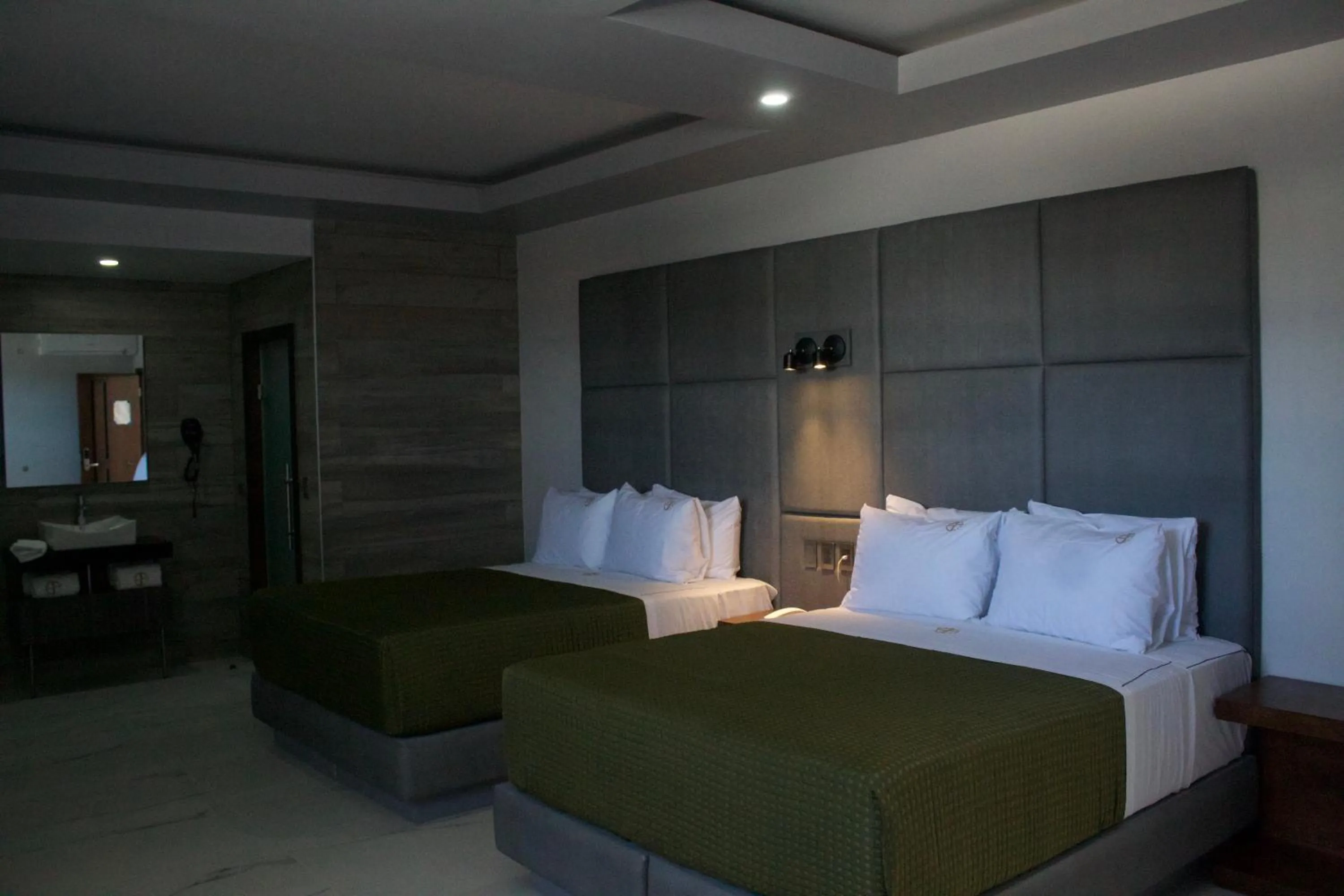 Photo of the whole room, Bed in Hotel Grand One Plaza