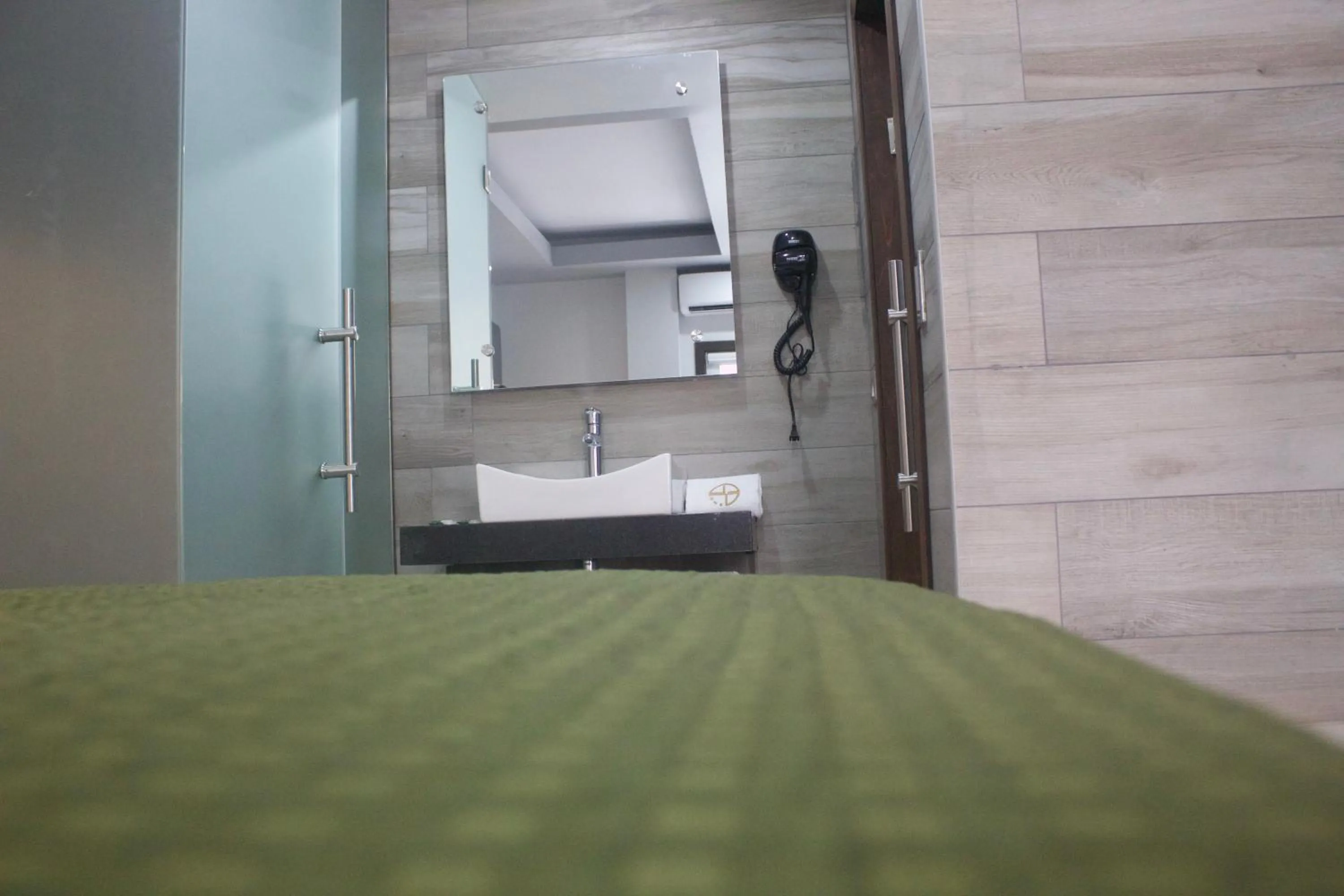 Bedroom in Hotel Grand One Plaza