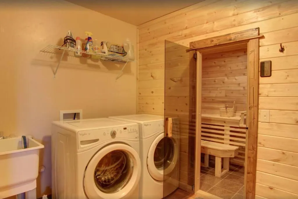 Sauna in Fox Den Lodge