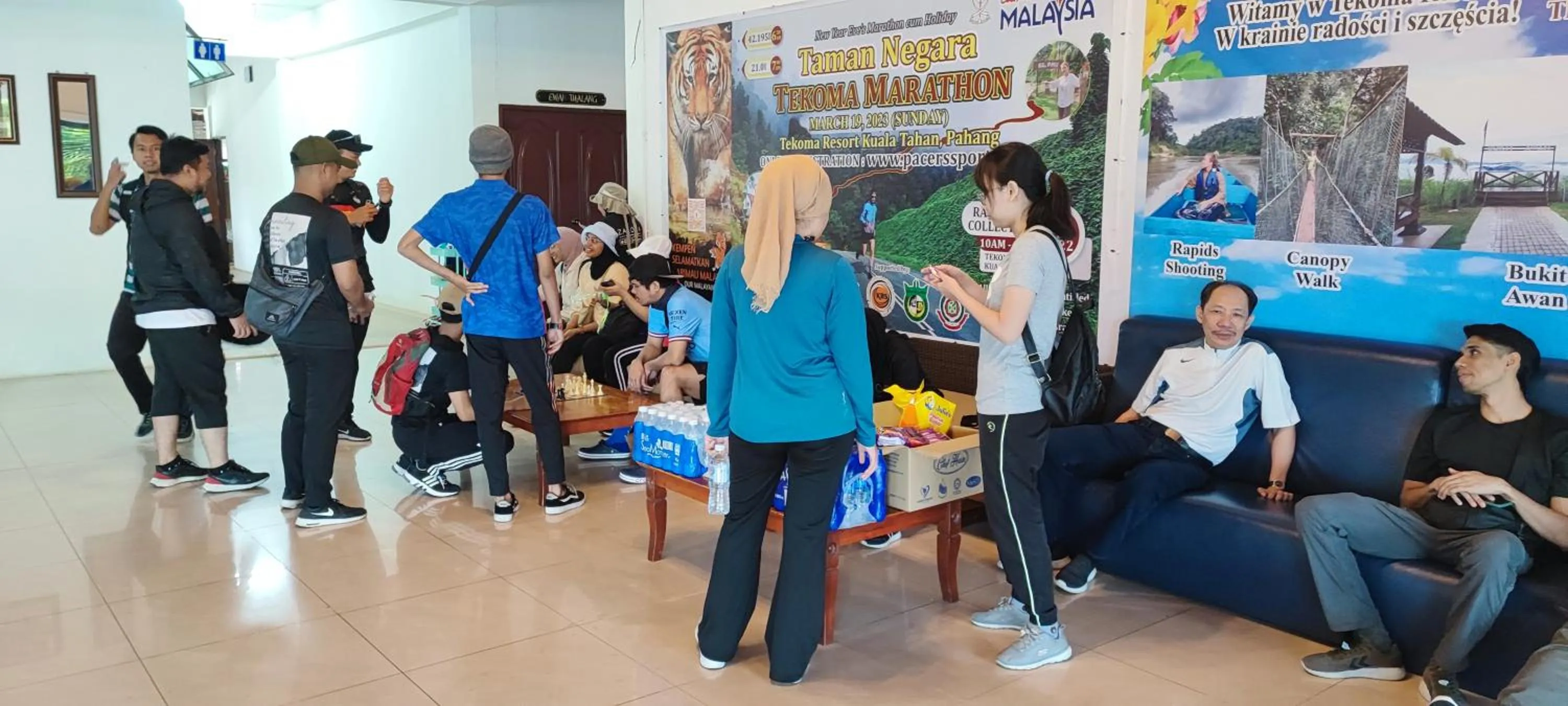 People in Tekoma Resort Taman Negara