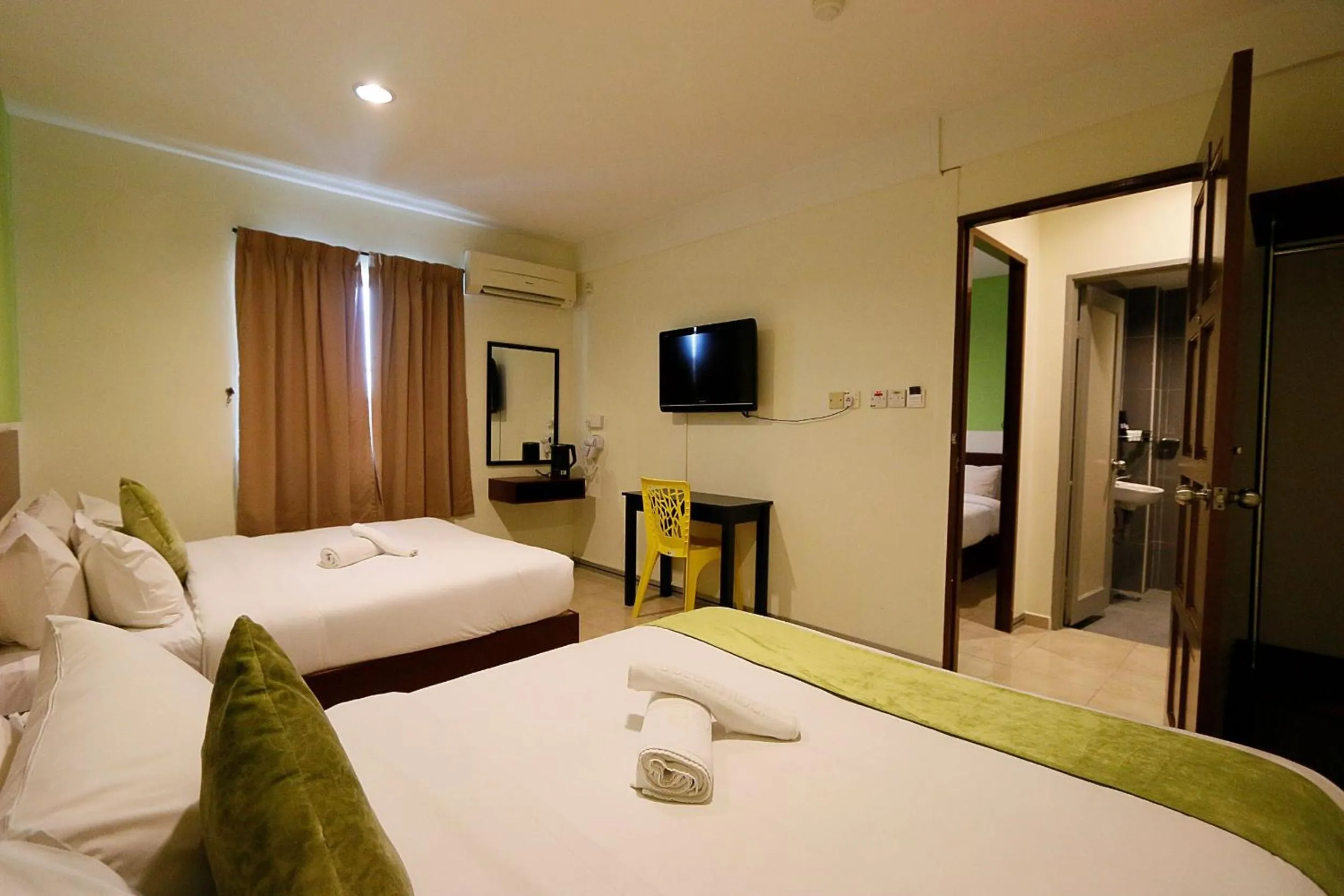 Bed in Golden Roof Hotel Falim Ipoh