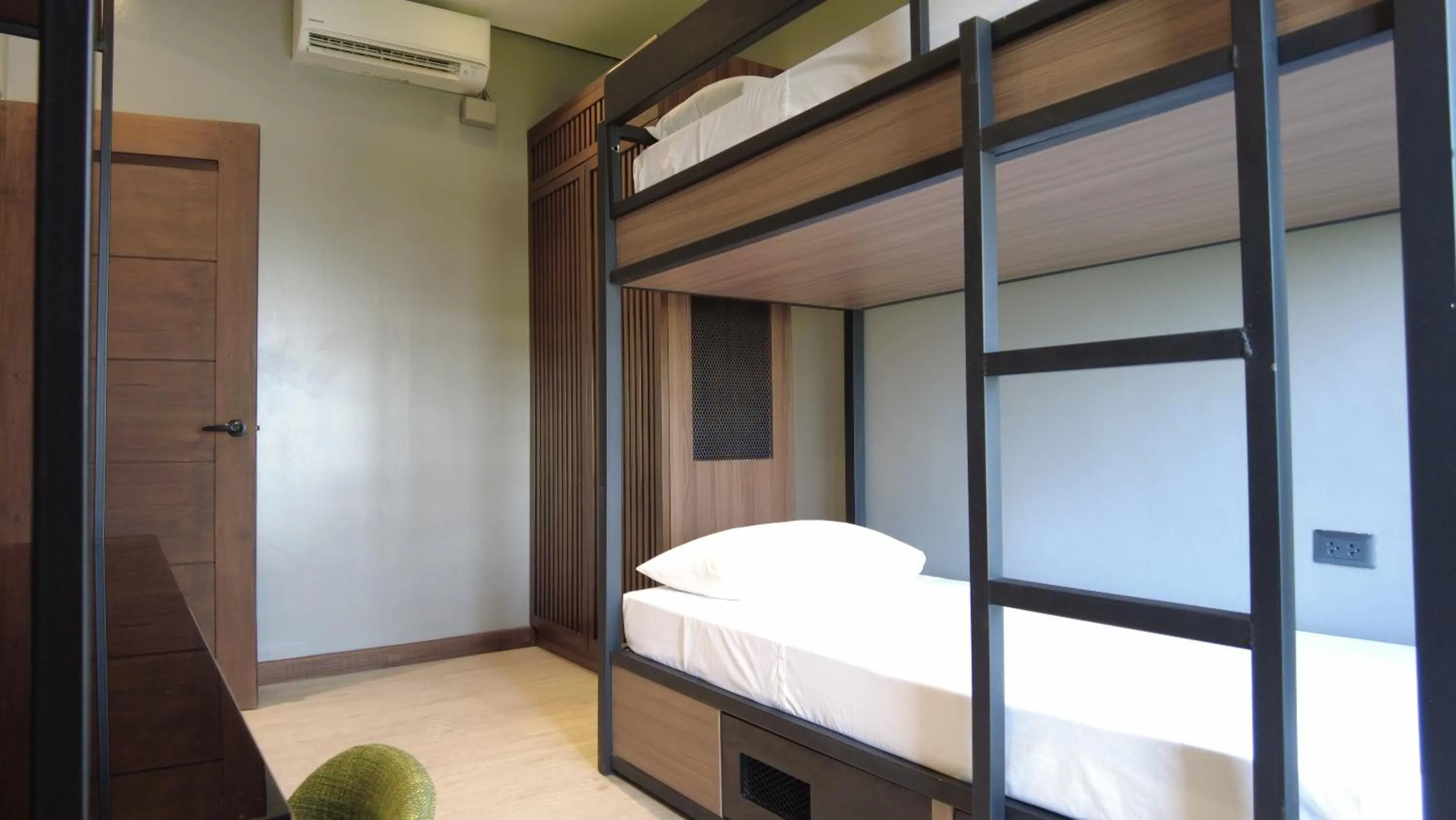 Bedroom, Bed in Acro Residences