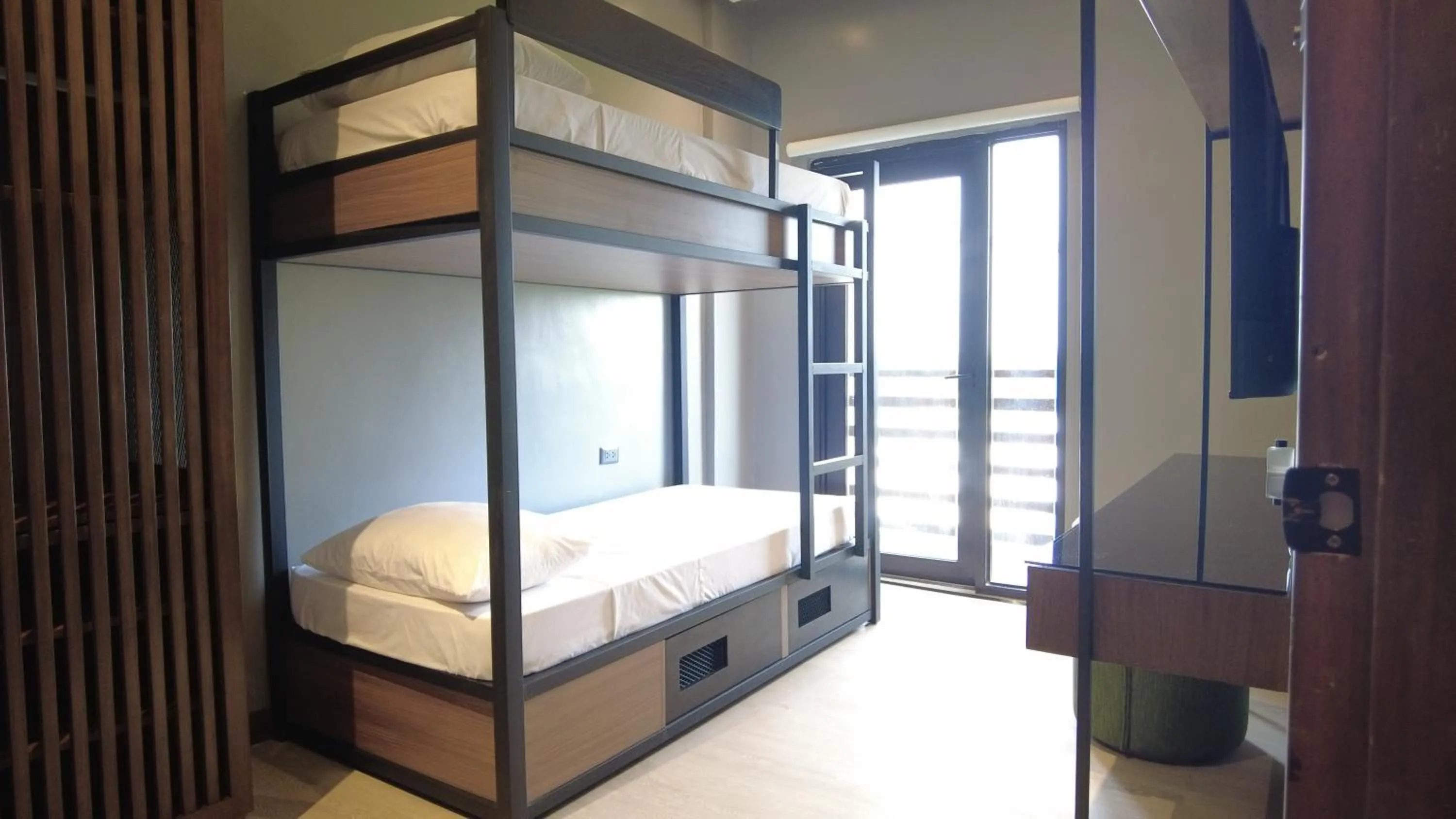 bunk bed, Bed in Acro Residences