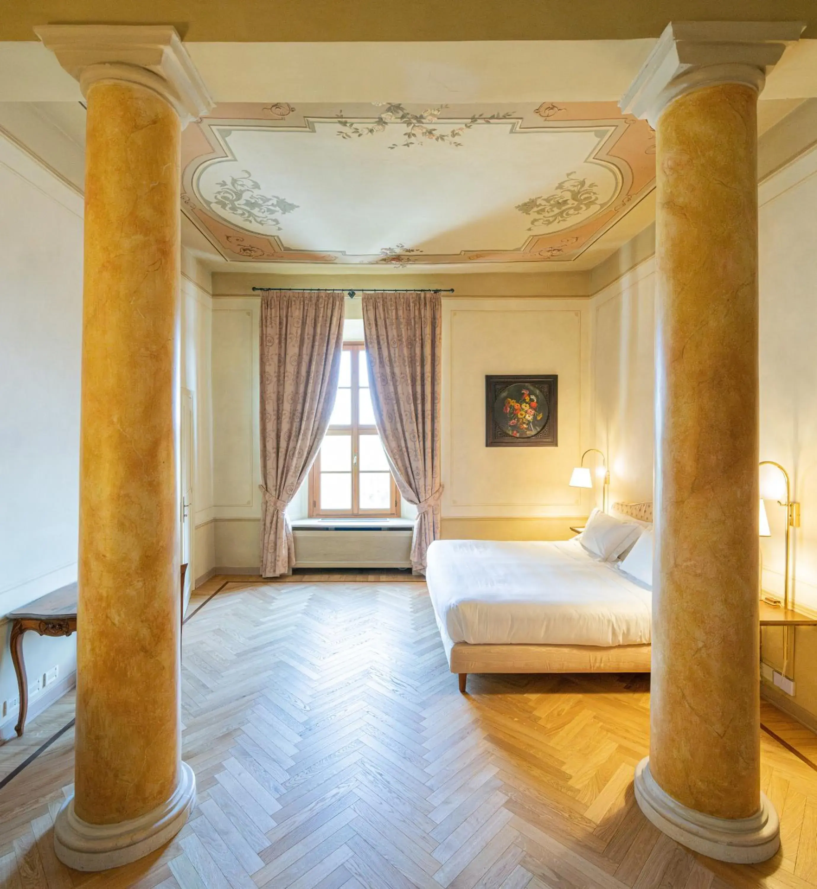 Deluxe Suite with Spa Access in QC Grand Hotel Villa Arzaga Garda Spa & Golf Deluxe Suite with Spa Access in QC Grand Hotel Villa Arzaga Garda Spa & Golf