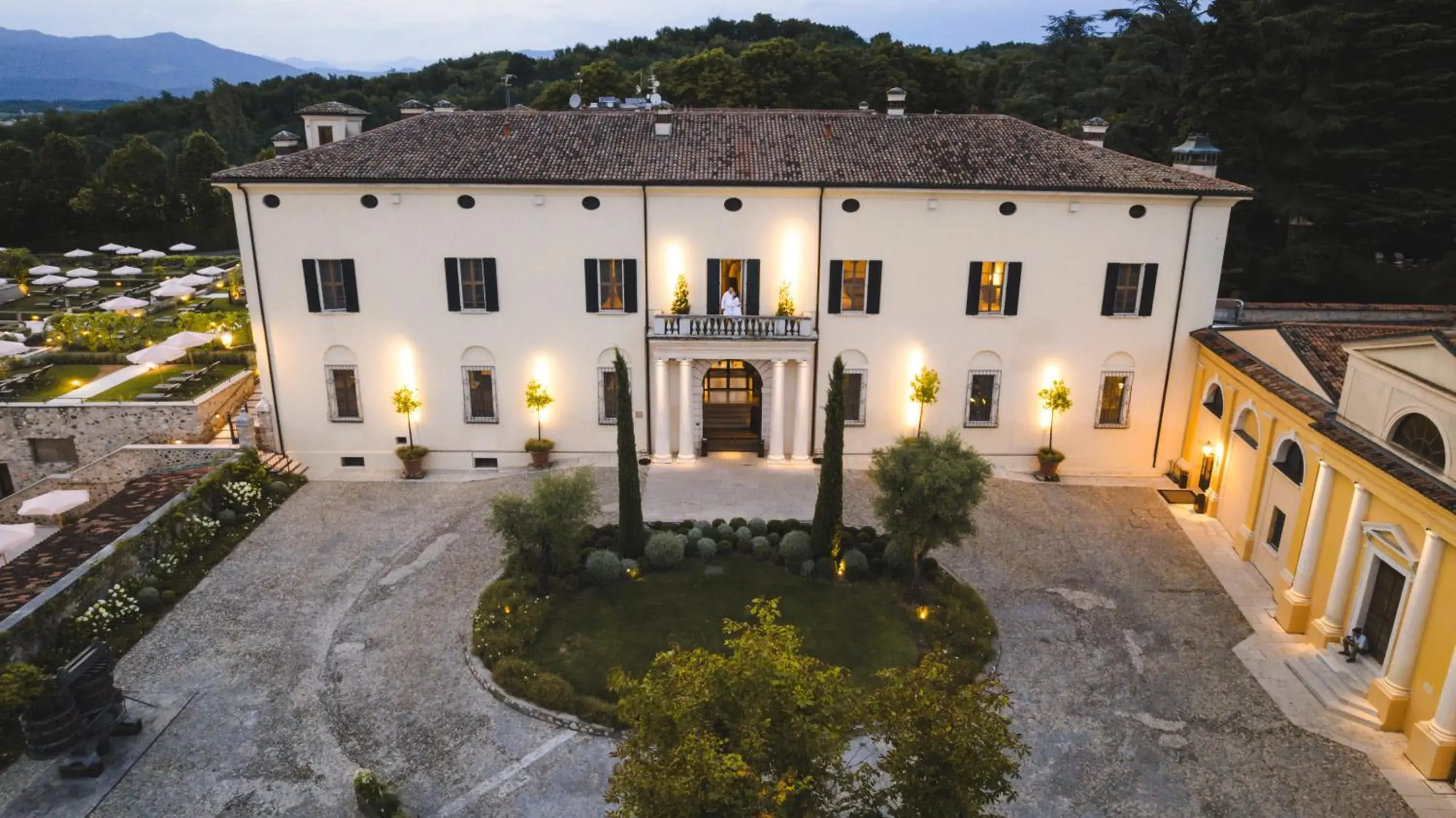 Property building in QC Grand Hotel Villa Arzaga Garda Spa & Golf Property building in QC Grand Hotel Villa Arzaga Garda Spa & Golf