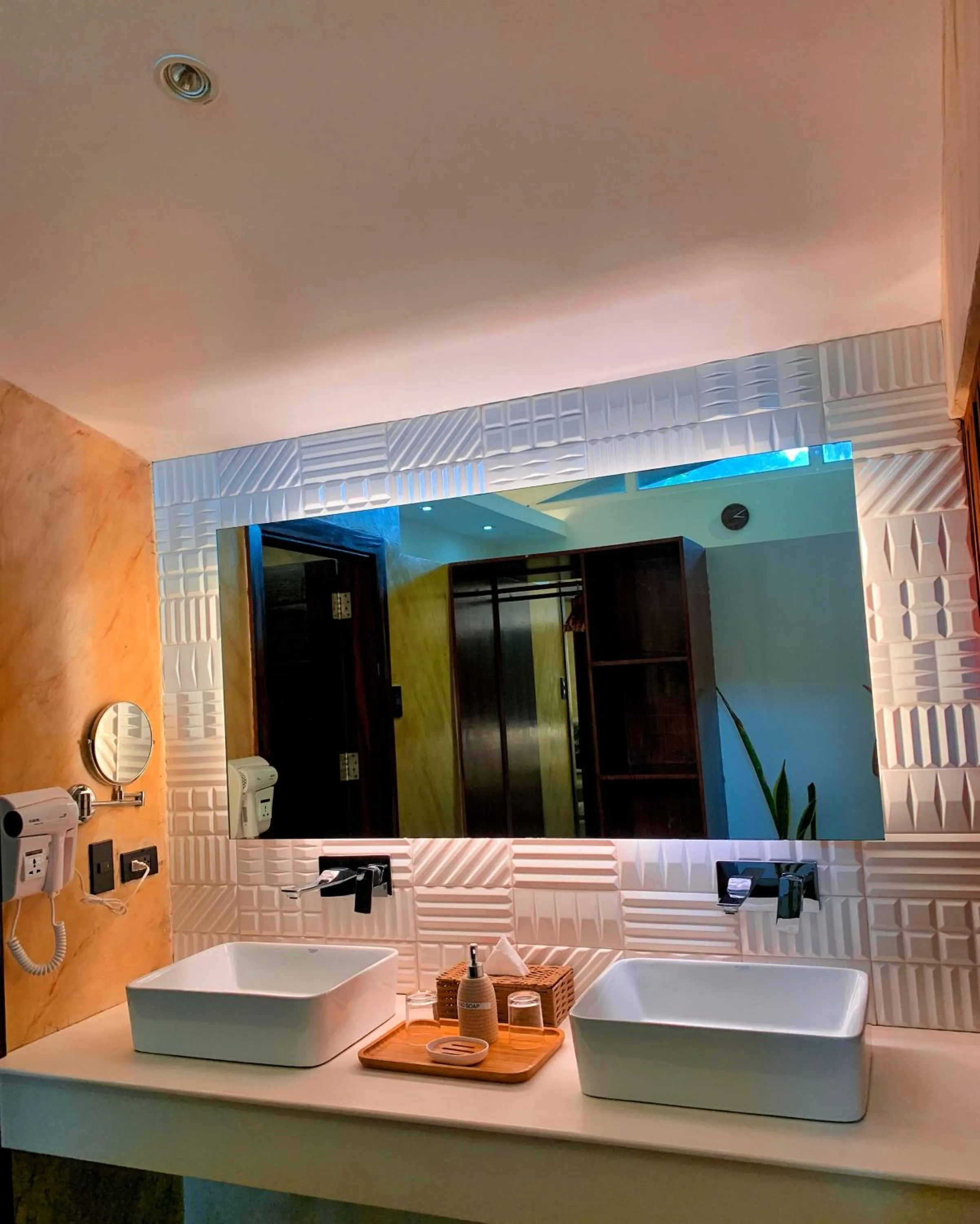 Bathroom in Banig Beach Resort El Nido