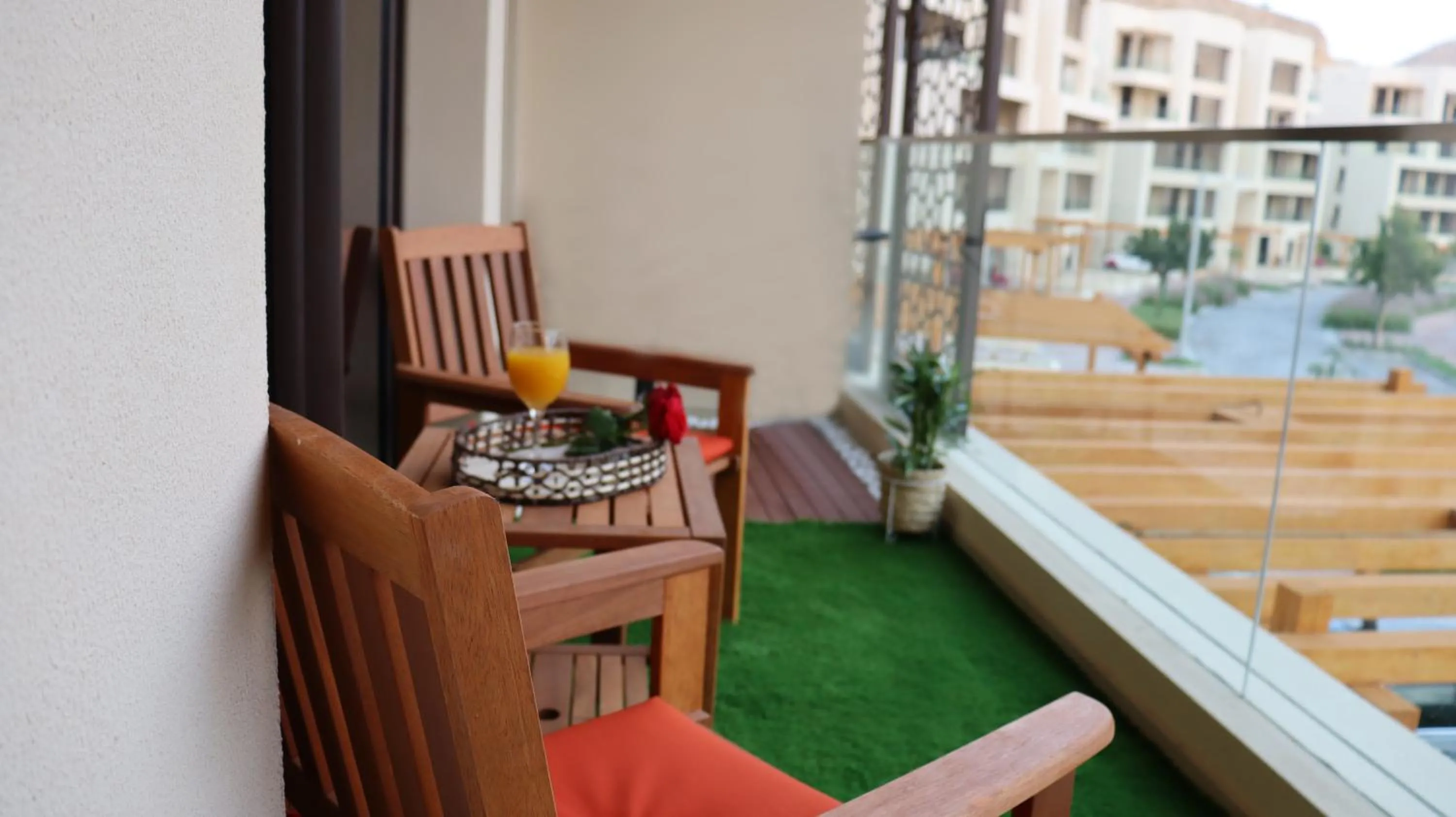 One-Bedroom Apartment in Stylish Apartment with a Jacuzzi (Park&Pool View)