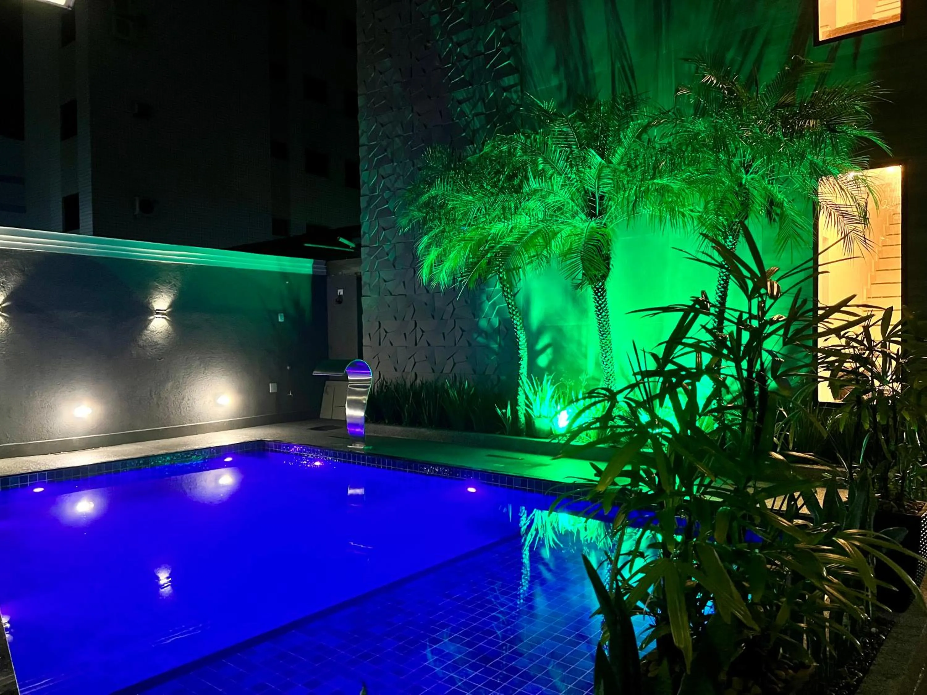 Swimming pool in Marmeu Tombo