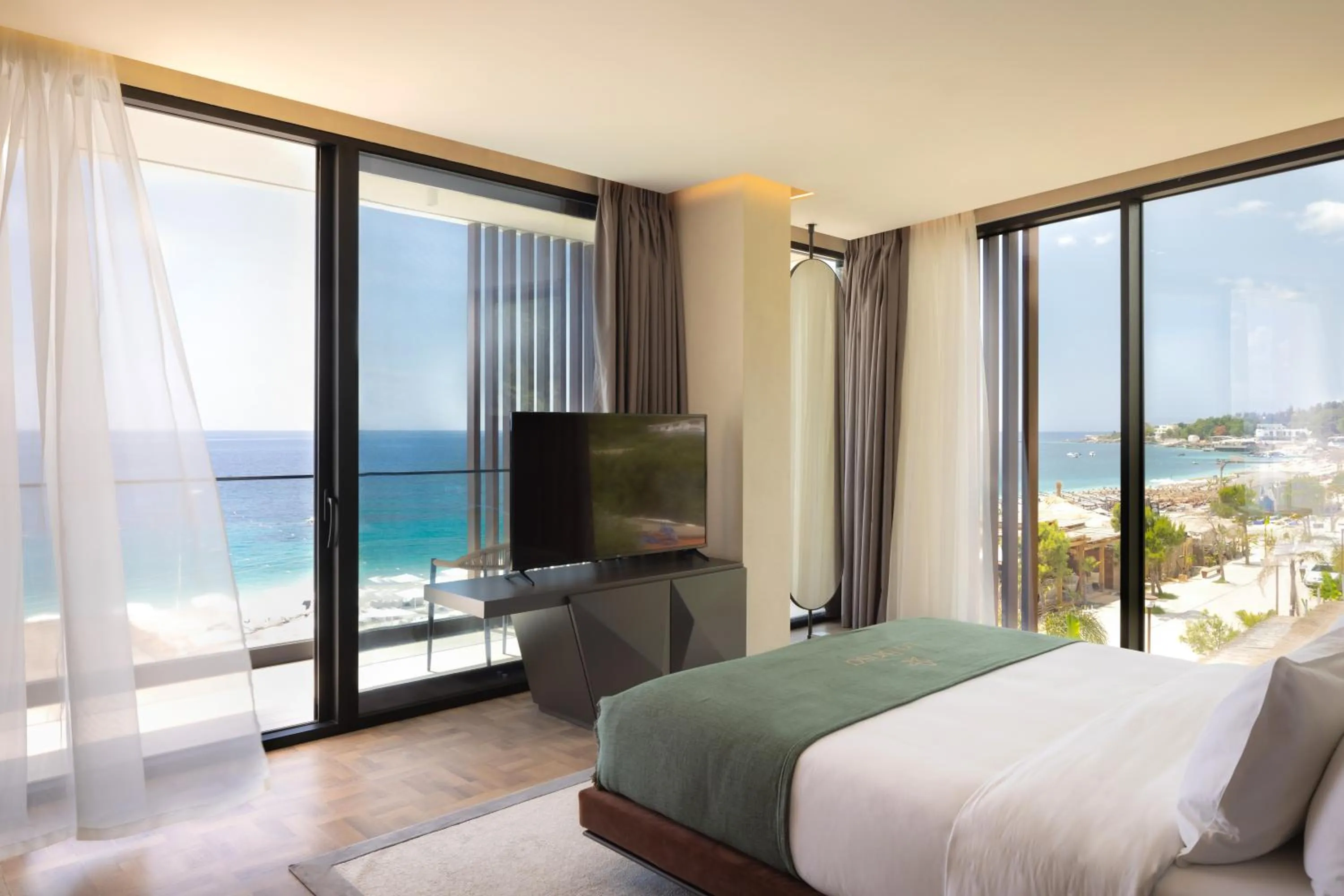Bed in La Brisa Boutique Hotel