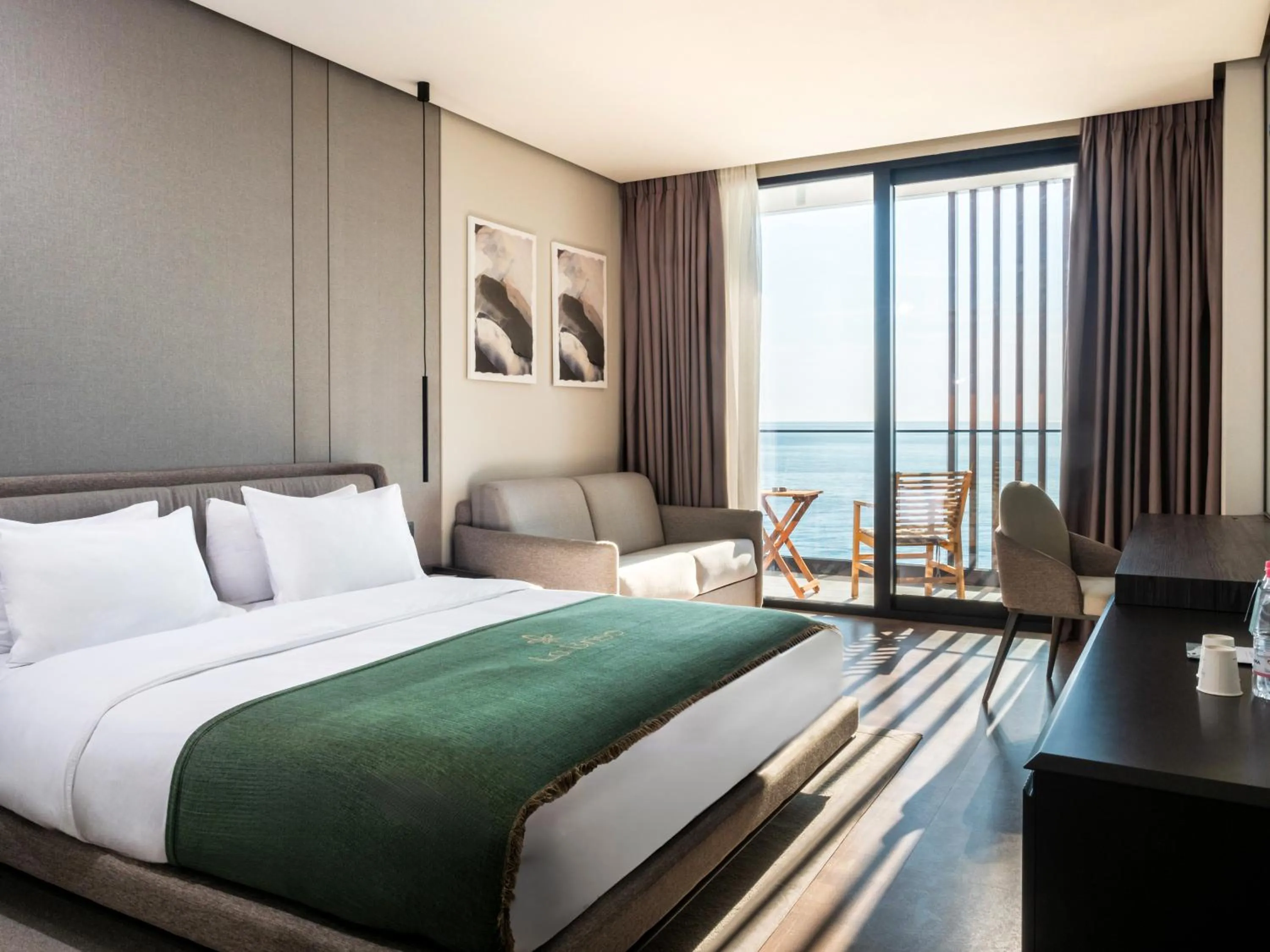 Bed in La Brisa Boutique Hotel