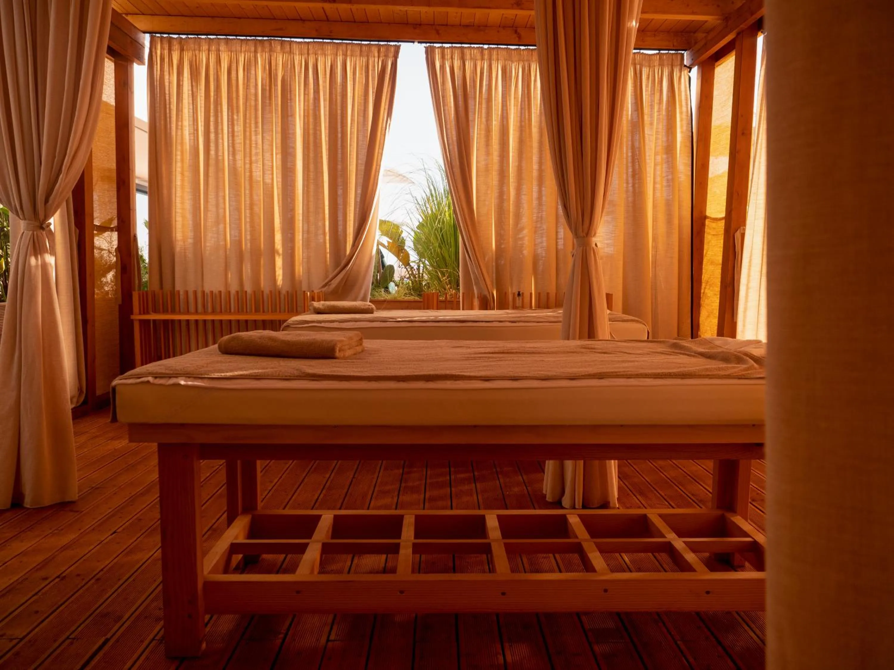Massage, Bed in La Brisa Boutique Hotel