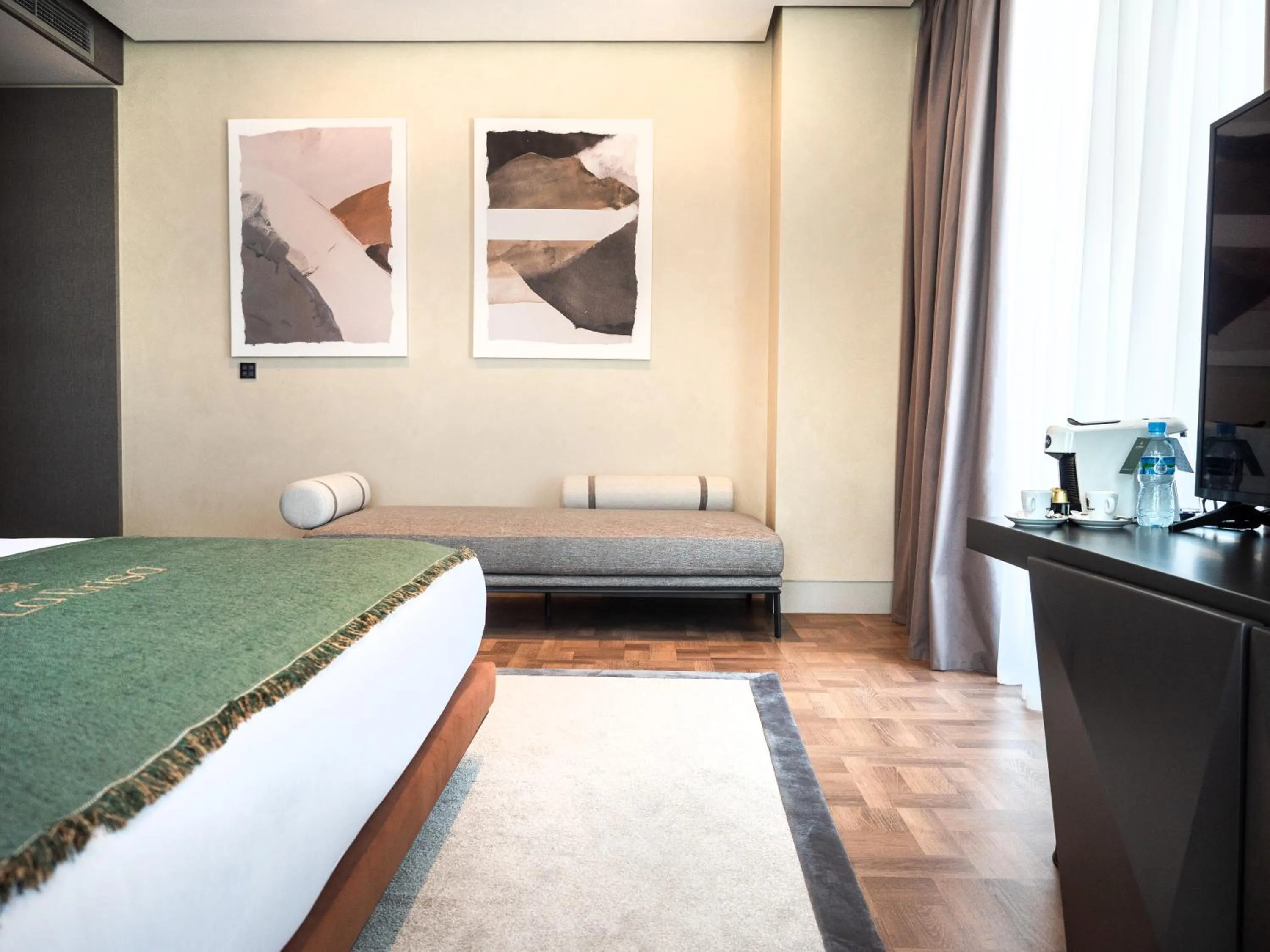 Bed in La Brisa Boutique Hotel