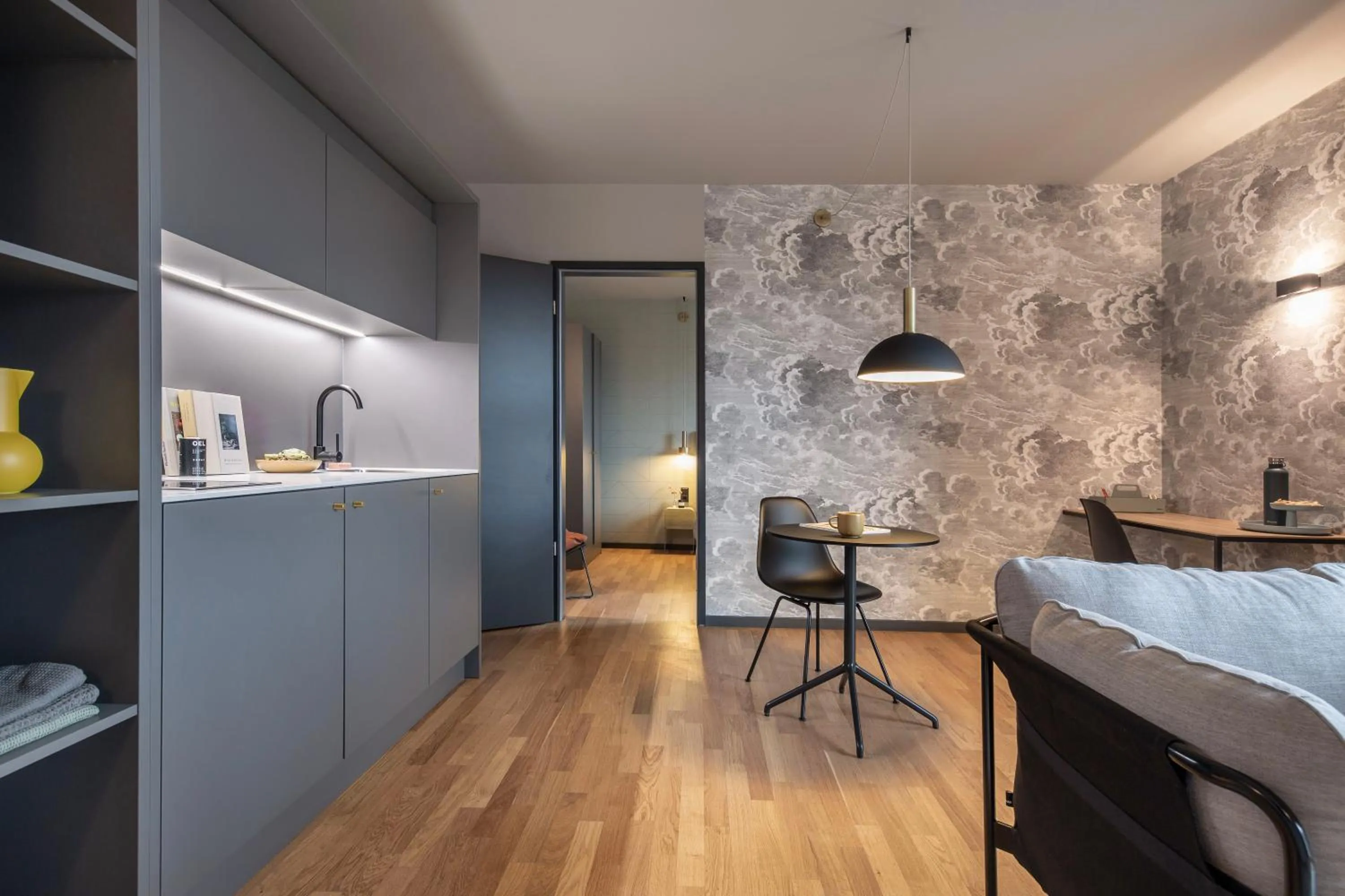 Dining area in ipartment Berlin Airport