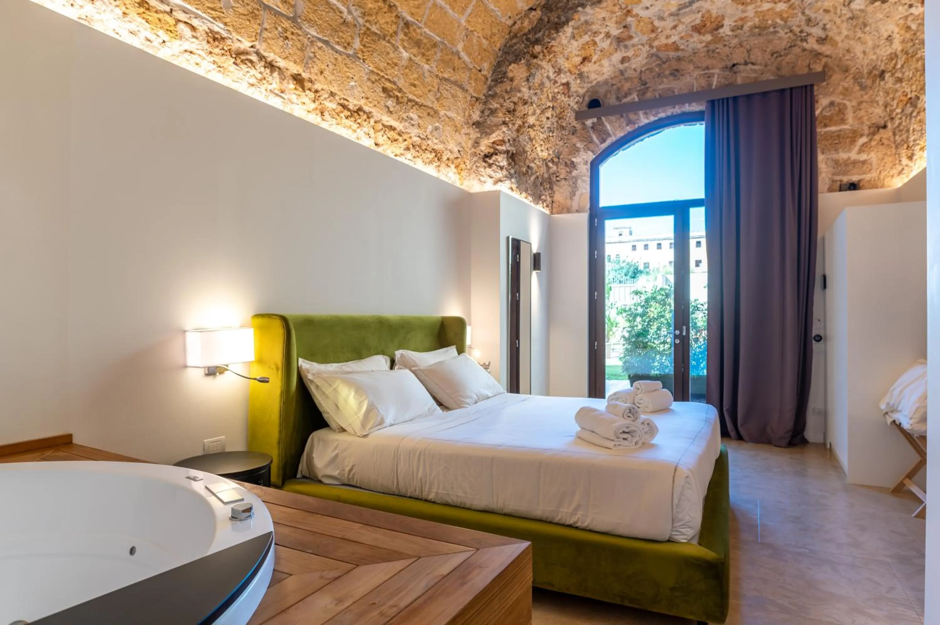 Bed in Bastione Spasimo Boutique Hotel
